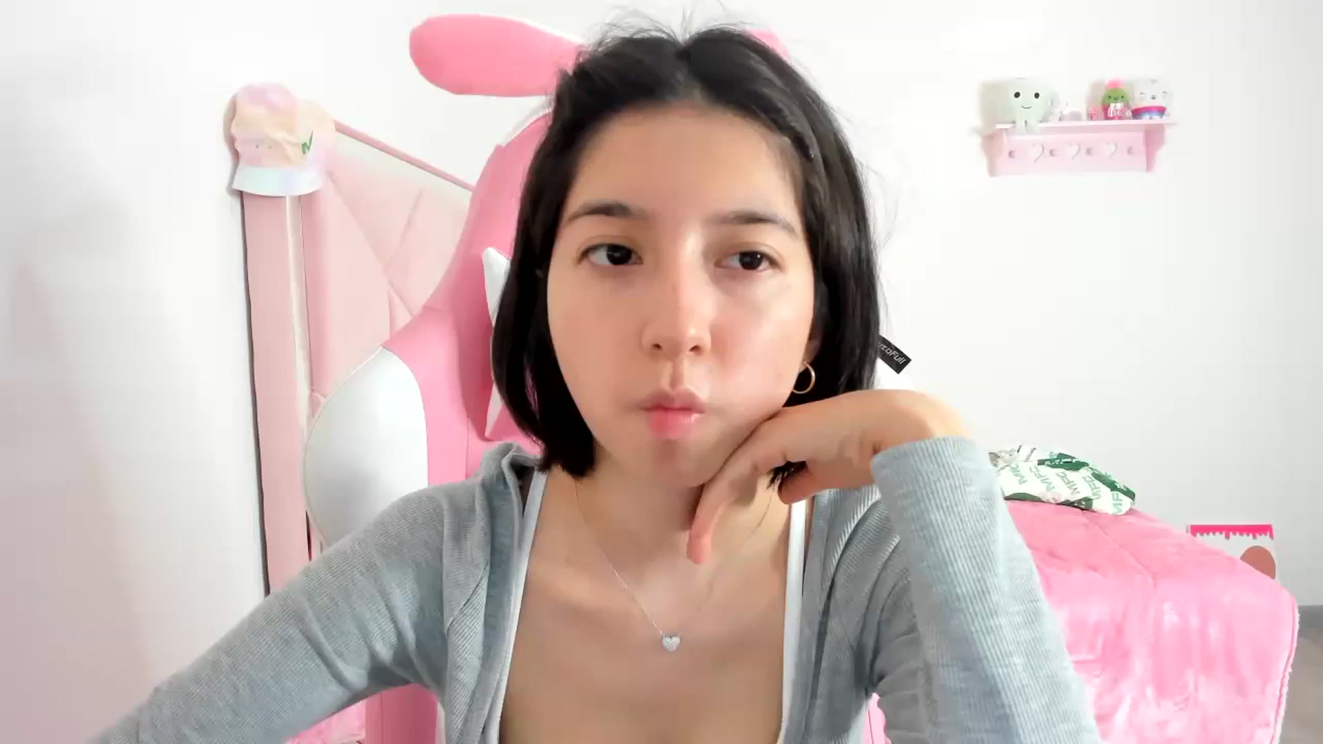 Gallery image thumbnail from Cherrycute666's myfreecams stream on, 12/10/2023, 08:22 image 1 of 20