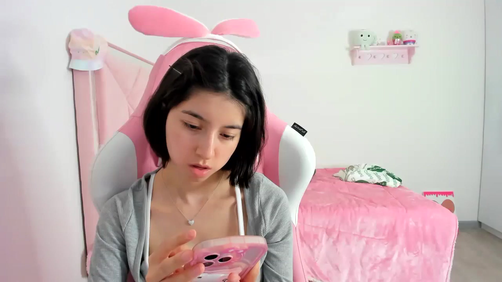 Gallery image thumbnail from Cherrycute666's myfreecams stream on, 12/10/2023, 08:53 image 5 of 20
