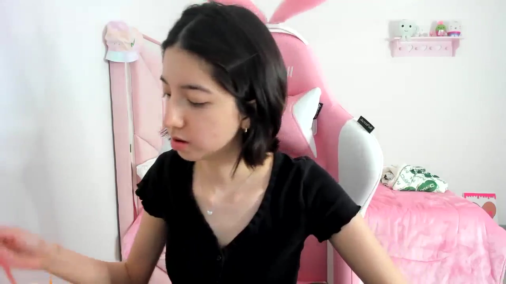 Gallery image thumbnail from Cherrycute666's myfreecams stream on, 12/10/2023, 23:37 image 19 of 20