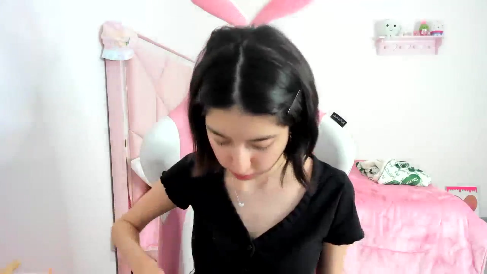 Gallery image thumbnail from Cherrycute666's myfreecams stream on, 12/10/2023, 23:37 image 18 of 20