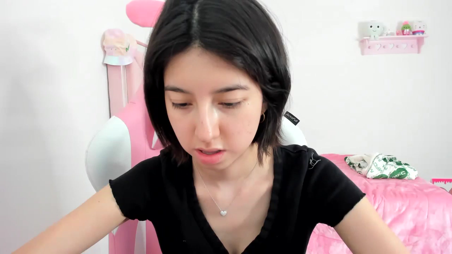 Gallery image thumbnail from Cherrycute666's myfreecams stream on, 12/10/2023, 23:37 image 5 of 20
