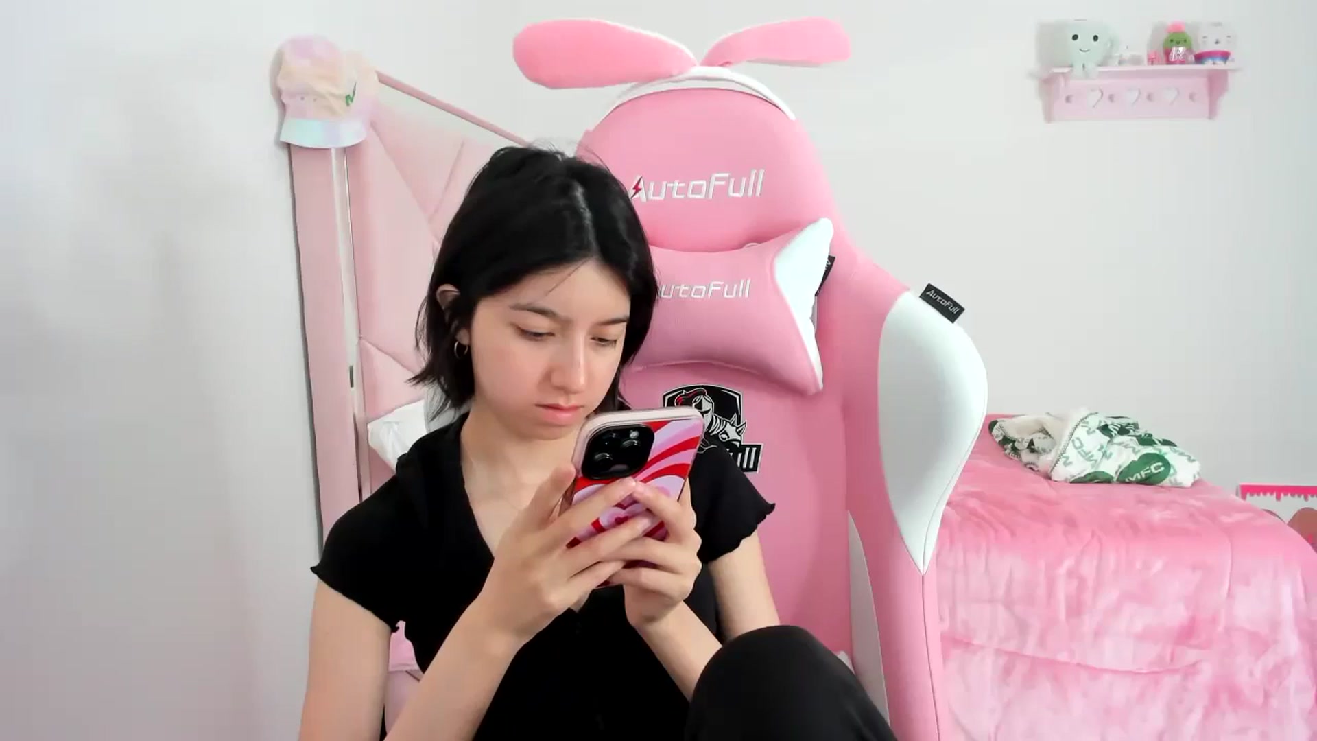 Gallery image thumbnail from Cherrycute666's myfreecams stream on, 12/10/2023, 23:37 image 9 of 20