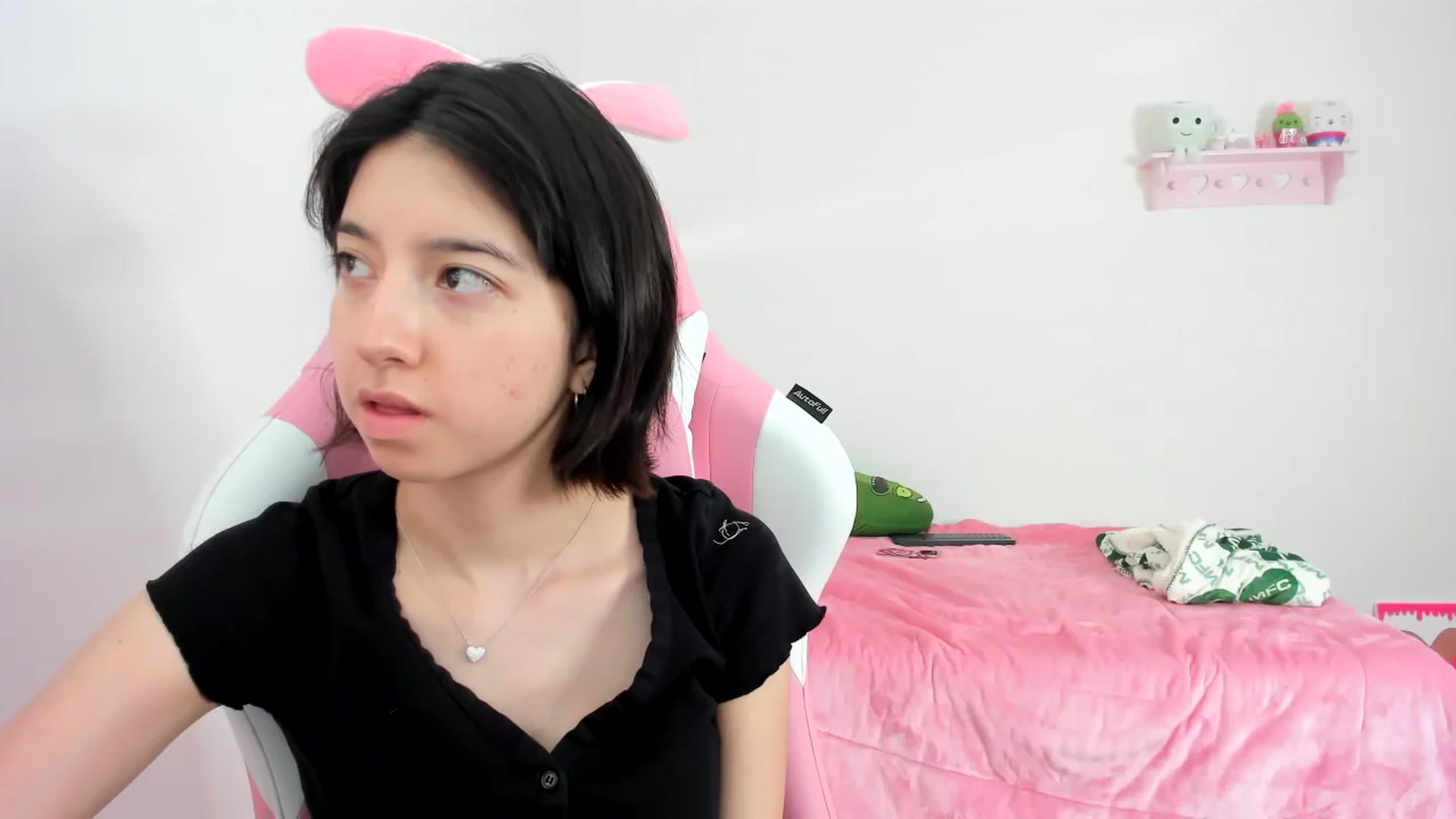 Gallery image thumbnail from Cherrycute666's myfreecams stream on, 12/10/2023, 23:37 image 2 of 20