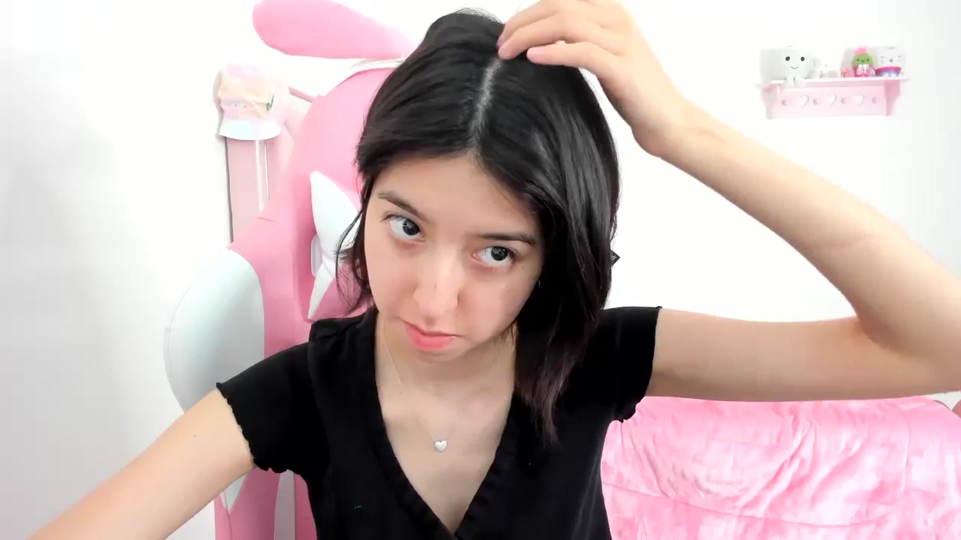 Gallery image thumbnail from Cherrycute666's myfreecams stream on, 12/10/2023, 23:37 image 7 of 20