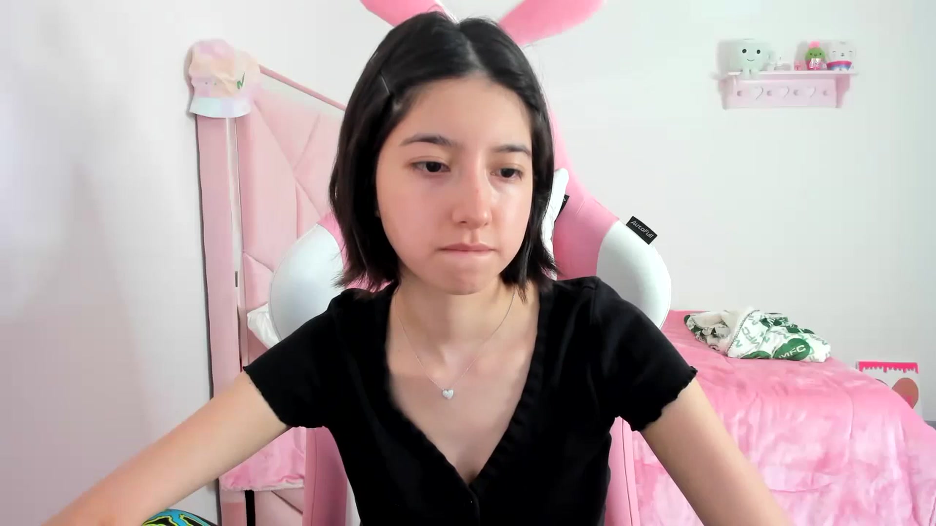 Gallery image thumbnail from Cherrycute666's myfreecams stream on, 12/10/2023, 23:50 image 5 of 20