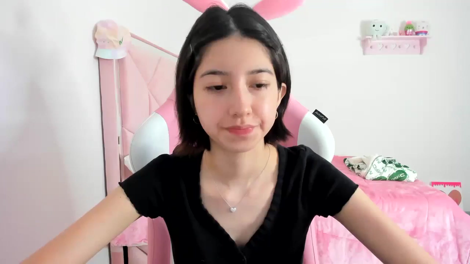 Gallery image thumbnail from Cherrycute666's myfreecams stream on, 12/10/2023, 23:50 image 18 of 20