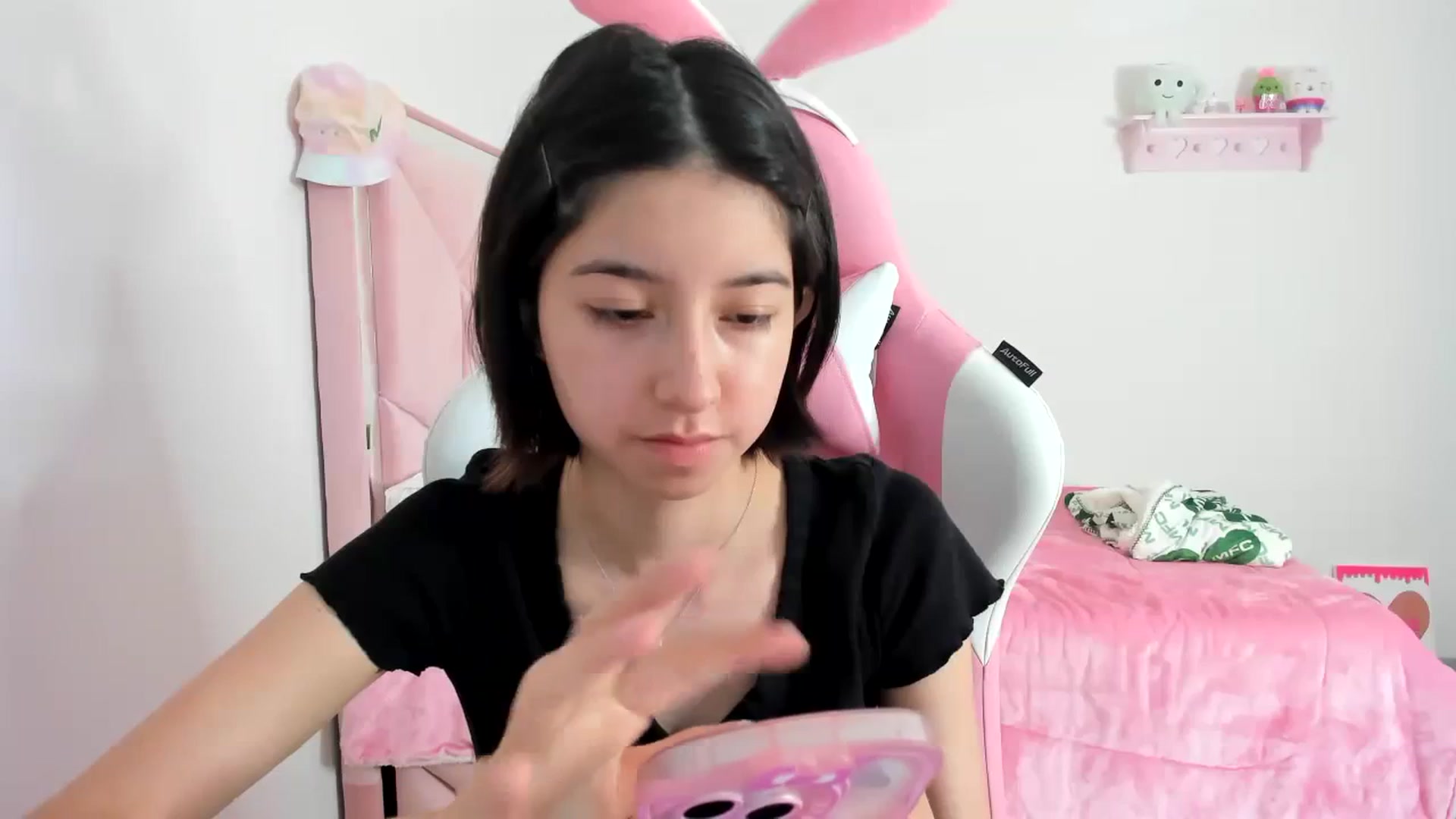 Gallery image thumbnail from Cherrycute666's myfreecams stream on, 12/10/2023, 23:50 image 16 of 20