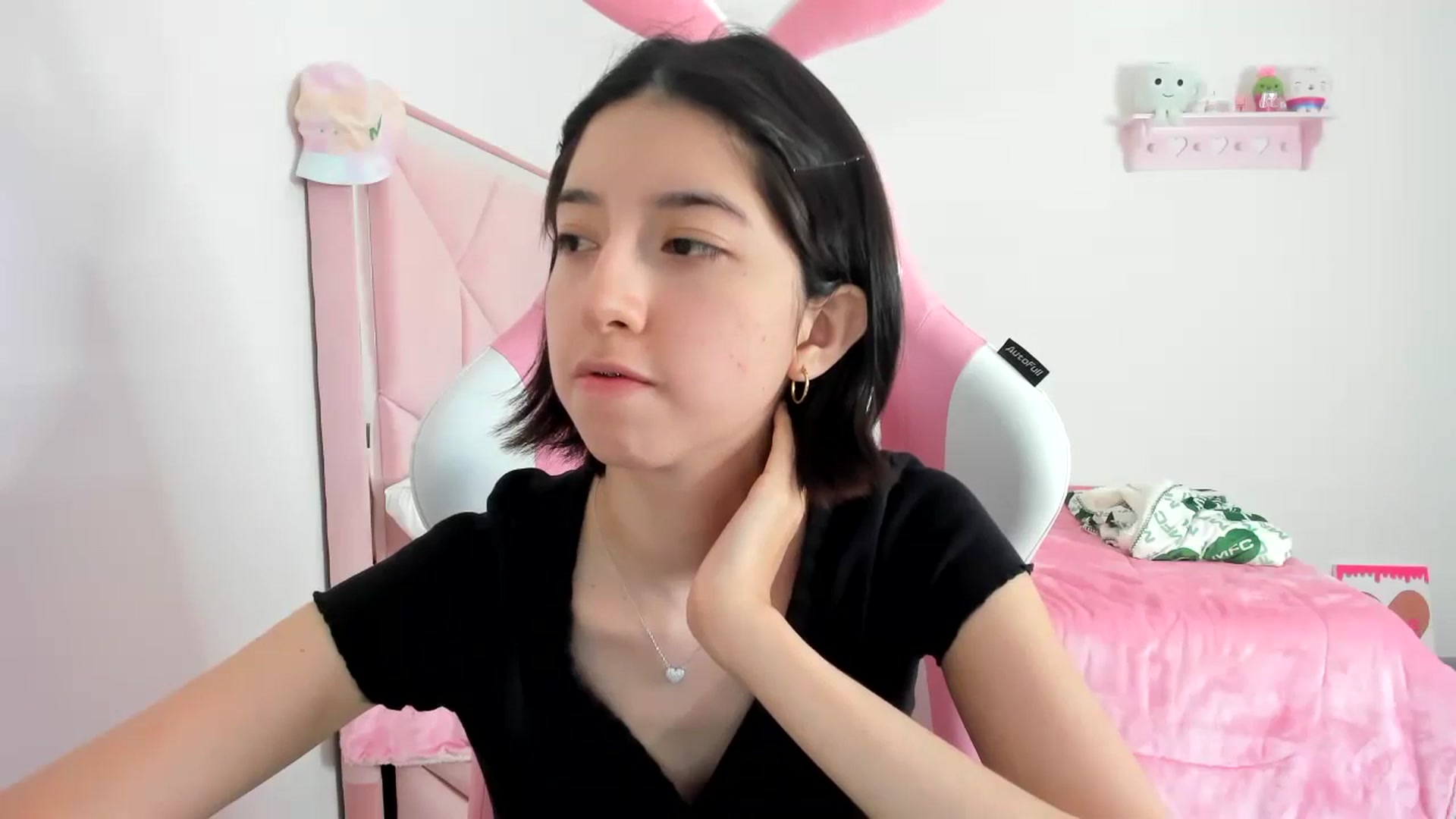 Gallery image thumbnail from Cherrycute666's myfreecams stream on, 12/10/2023, 23:50 image 20 of 20