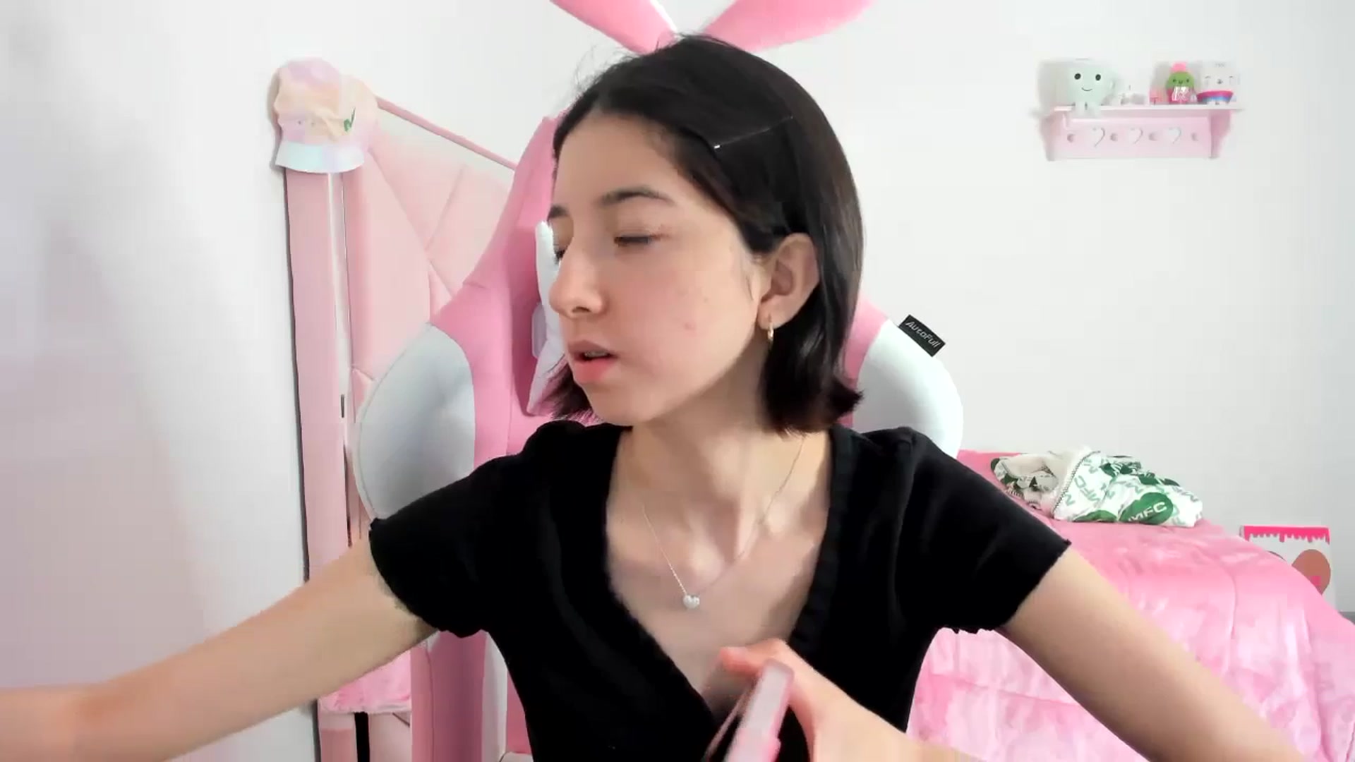 Gallery image thumbnail from Cherrycute666's myfreecams stream on, 12/10/2023, 23:50 image 19 of 20