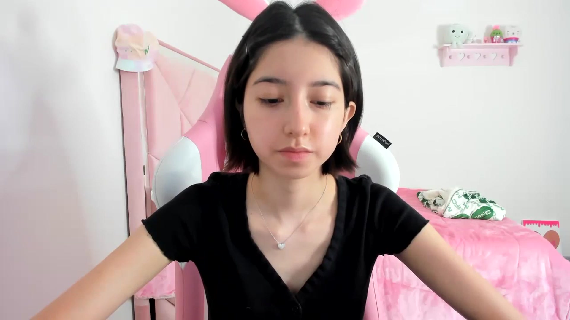 Gallery image thumbnail from Cherrycute666's myfreecams stream on, 12/10/2023, 23:50 image 14 of 20