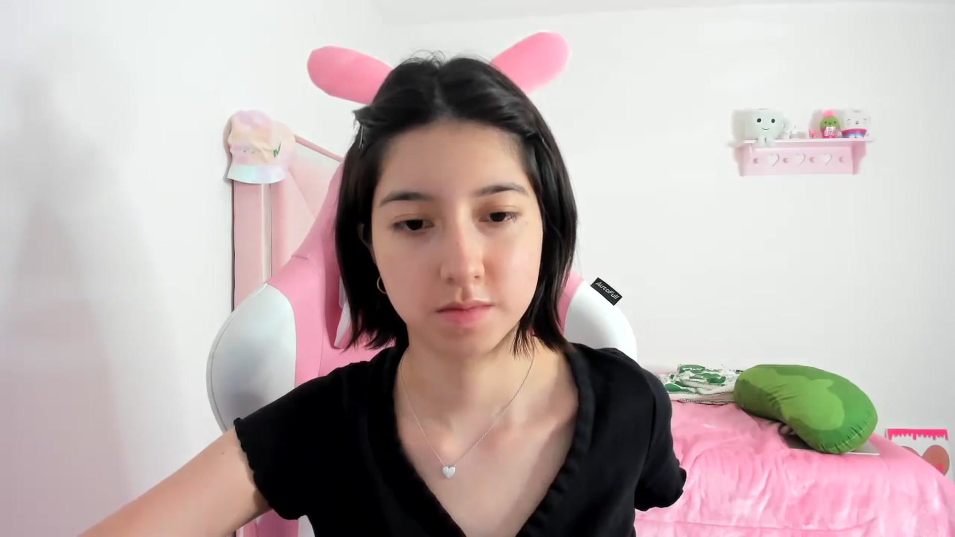 Gallery image thumbnail from Cherrycute666's myfreecams stream on, 12/11/2023, 09:12 image 10 of 20