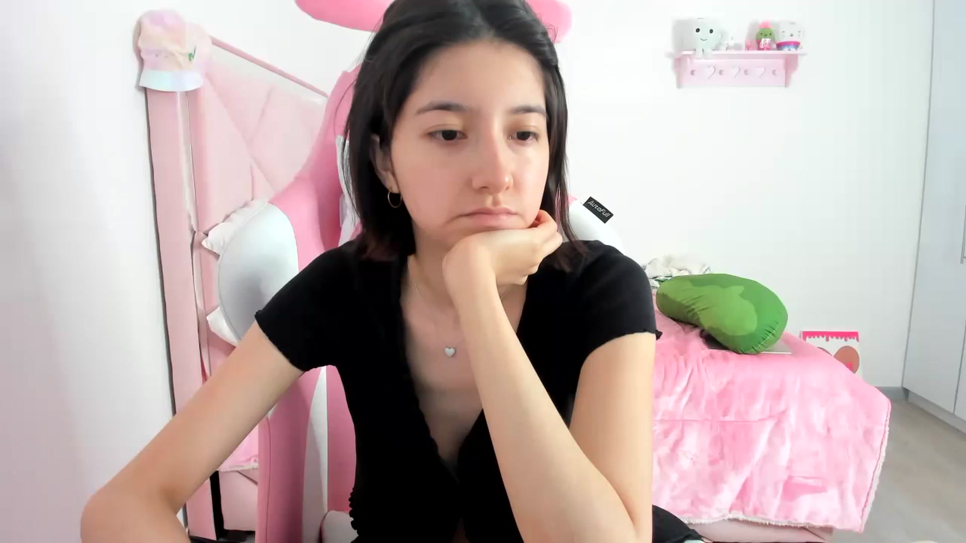 Gallery image thumbnail from Cherrycute666's myfreecams stream on, 12/11/2023, 09:12 image 7 of 20