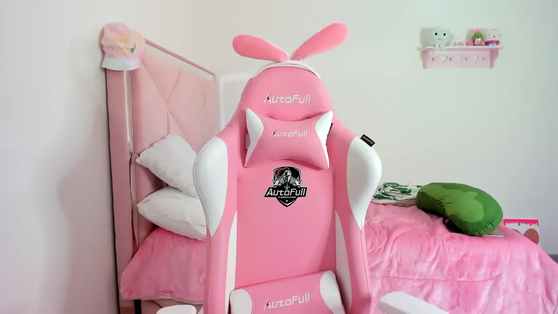 Gallery image thumbnail from Cherrycute666's myfreecams stream on, 12/11/2023, 09:12 image 20 of 20