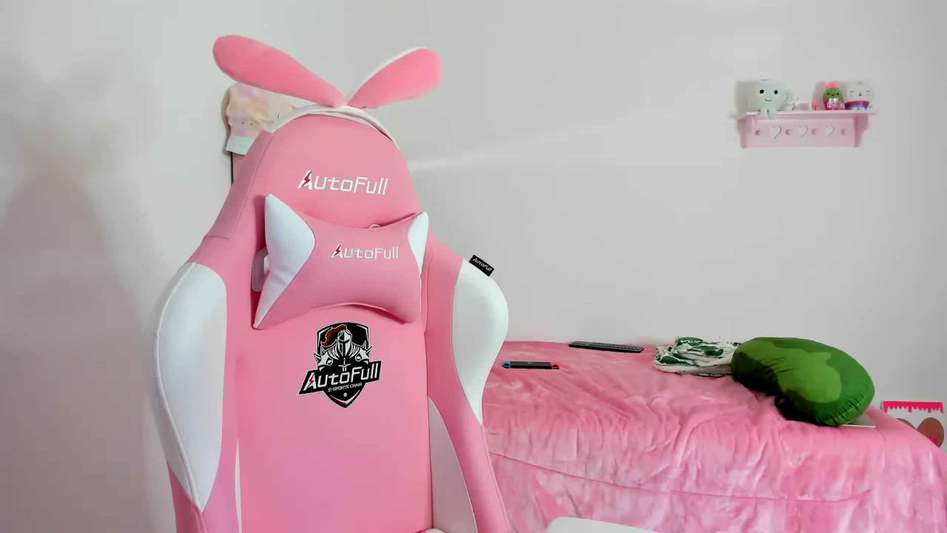 Gallery image thumbnail from Cherrycute666's myfreecams stream on, 12/11/2023, 09:12 image 9 of 20