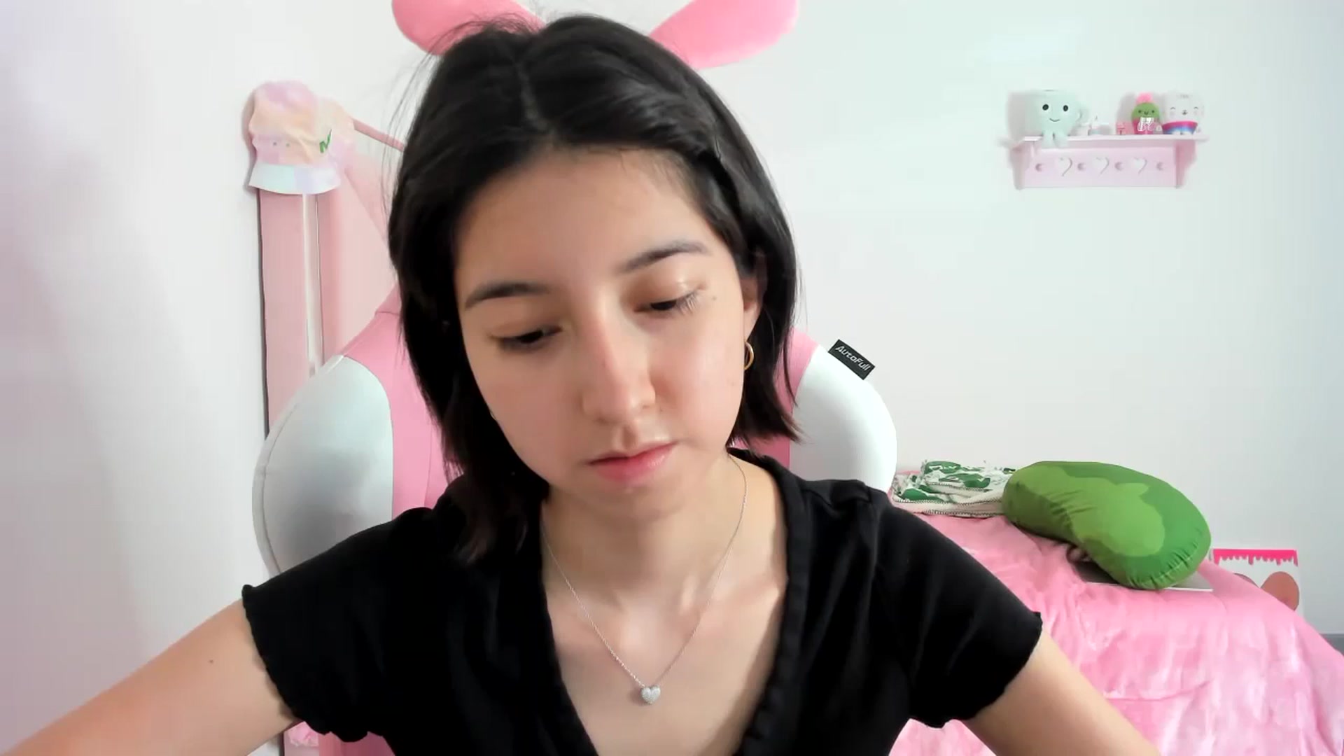 Gallery image thumbnail from Cherrycute666's myfreecams stream on, 12/11/2023, 09:44 image 14 of 20