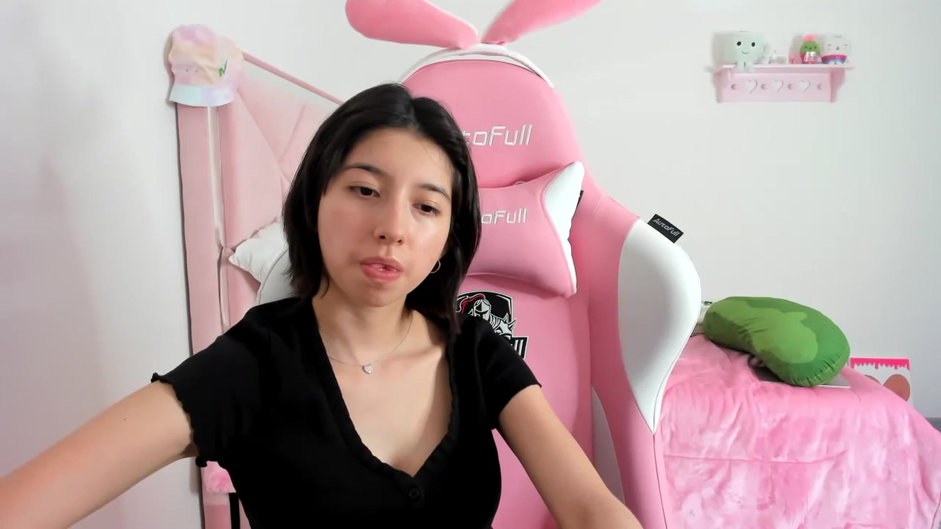 Gallery image thumbnail from Cherrycute666's myfreecams stream on, 12/11/2023, 09:44 image 1 of 20
