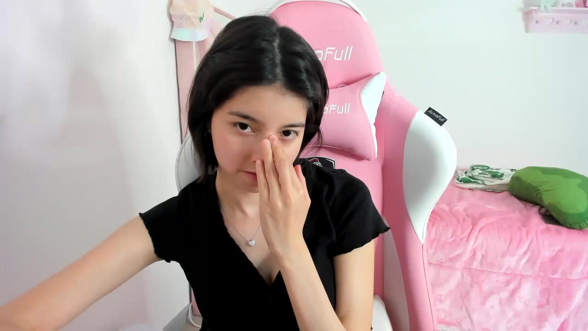 Gallery image thumbnail from Cherrycute666's myfreecams stream on, 12/11/2023, 09:44 image 17 of 20