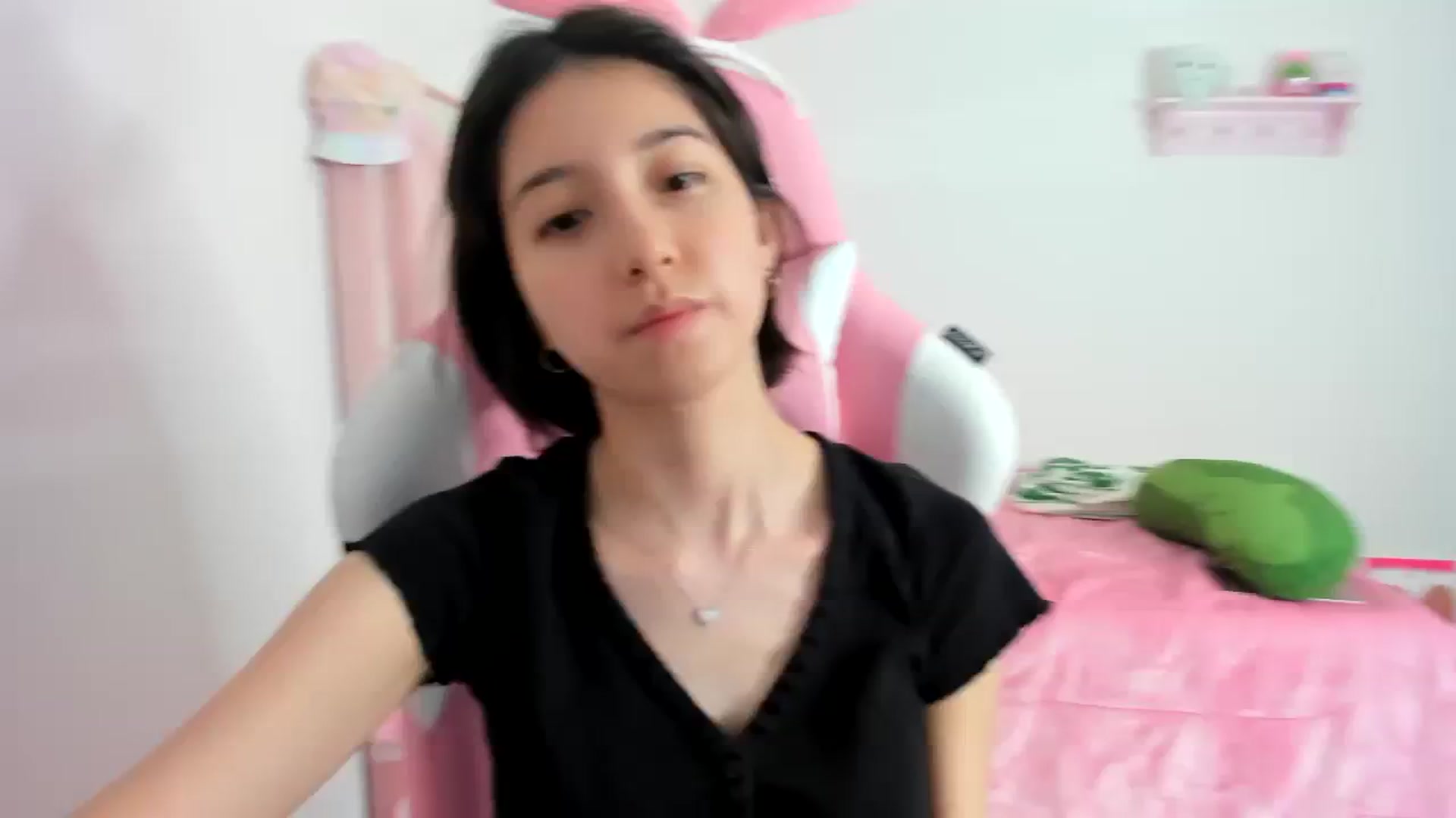 Gallery image thumbnail from Cherrycute666's myfreecams stream on, 12/11/2023, 09:44 image 16 of 20