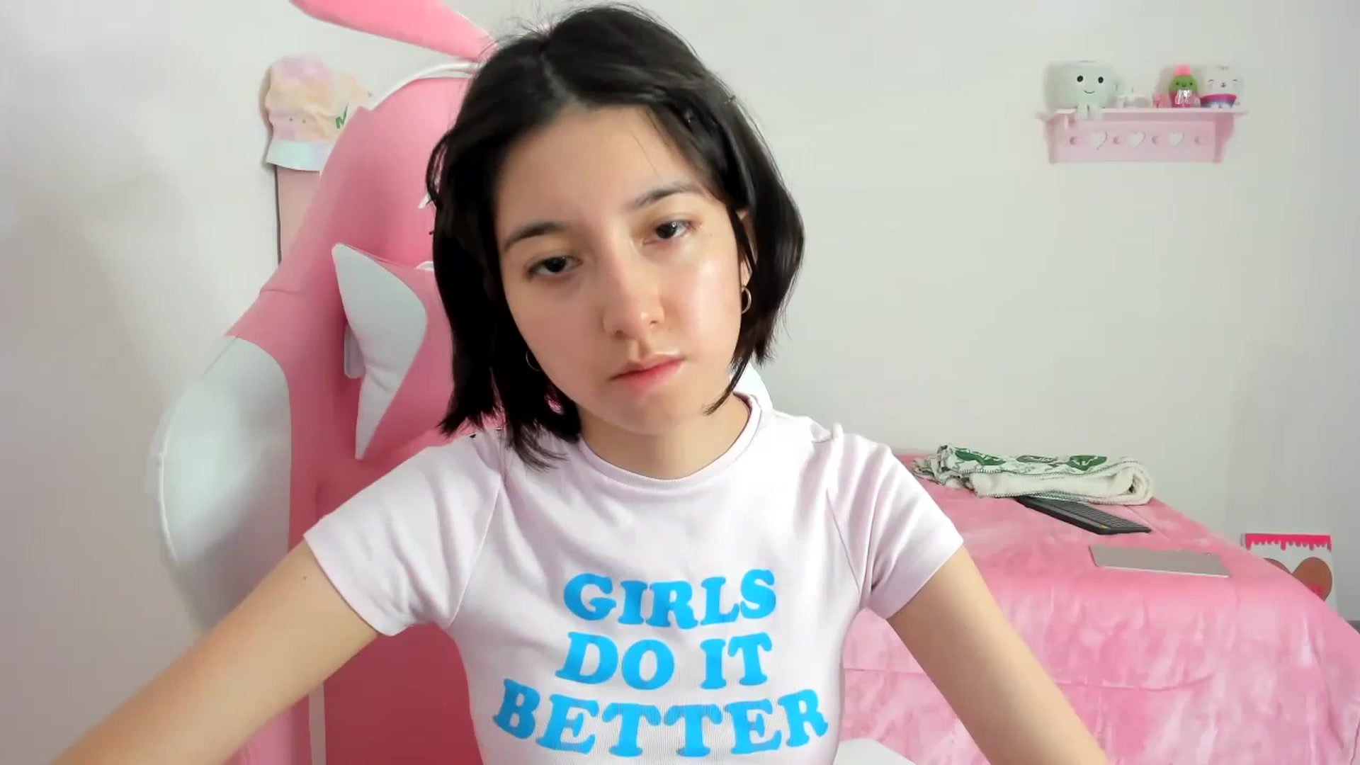 Gallery image thumbnail from Cherrycute666's myfreecams stream on, 12/12/2023, 24:03 image 9 of 20