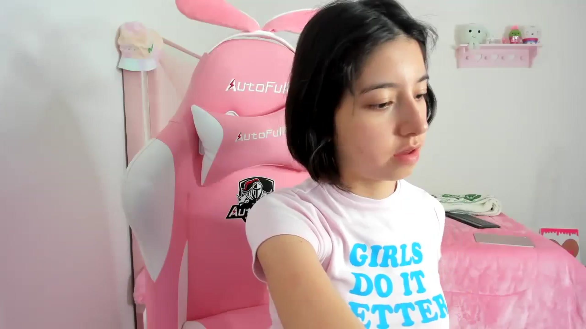 Gallery image thumbnail from Cherrycute666's myfreecams stream on, 12/12/2023, 24:03 image 20 of 20