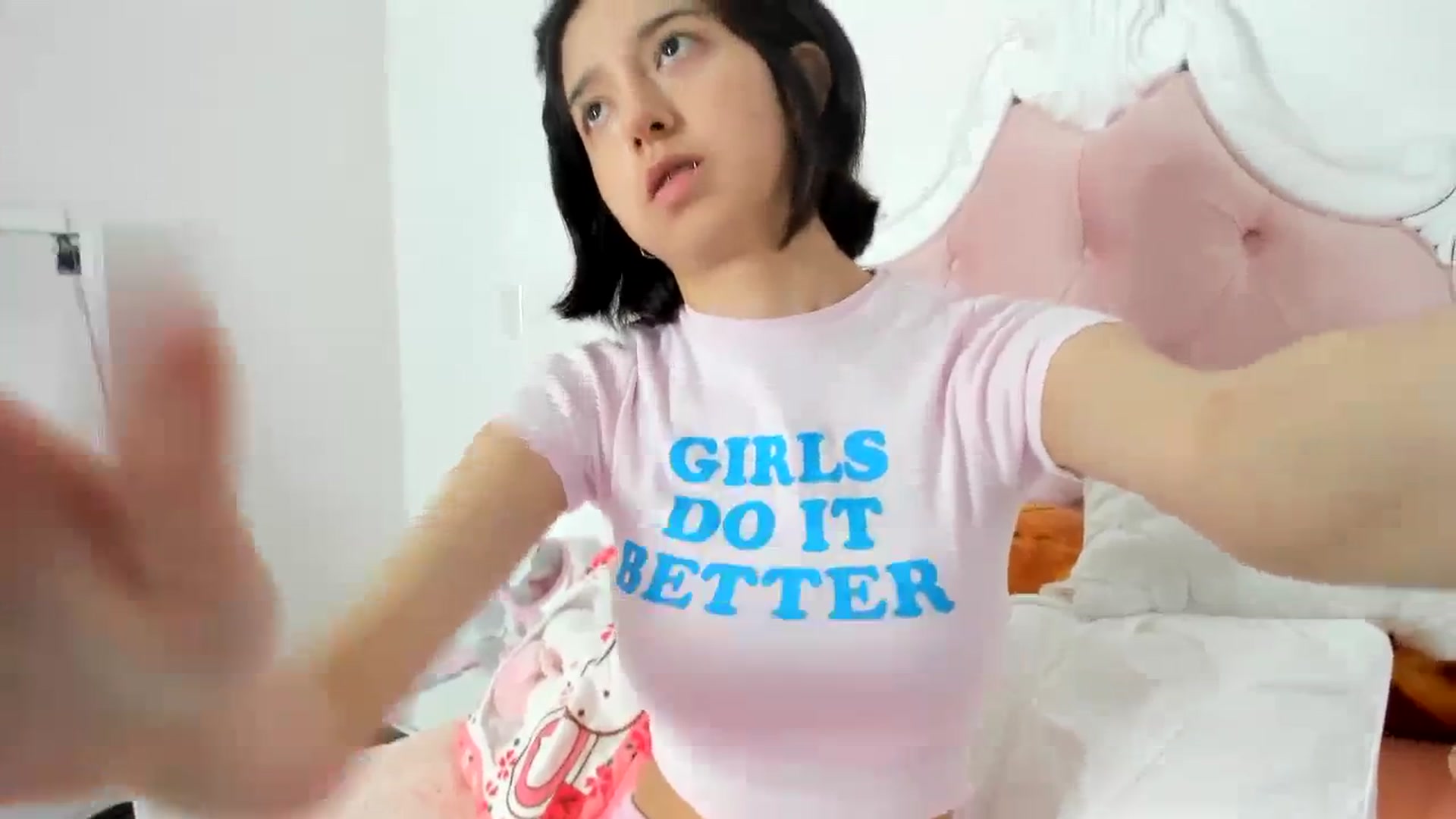 Gallery image thumbnail from Cherrycute666's myfreecams stream on, 12/12/2023, 05:02 image 4 of 20