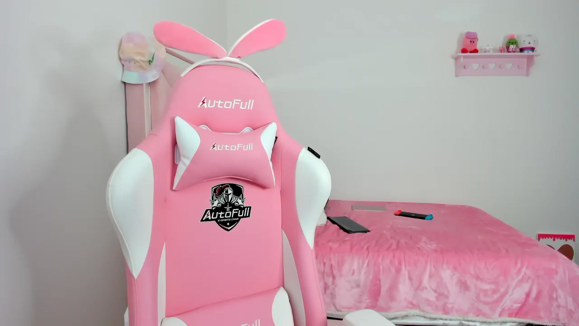 Gallery image thumbnail from Cherrycute666's myfreecams stream on, 12/12/2023, 21:51 image 8 of 20