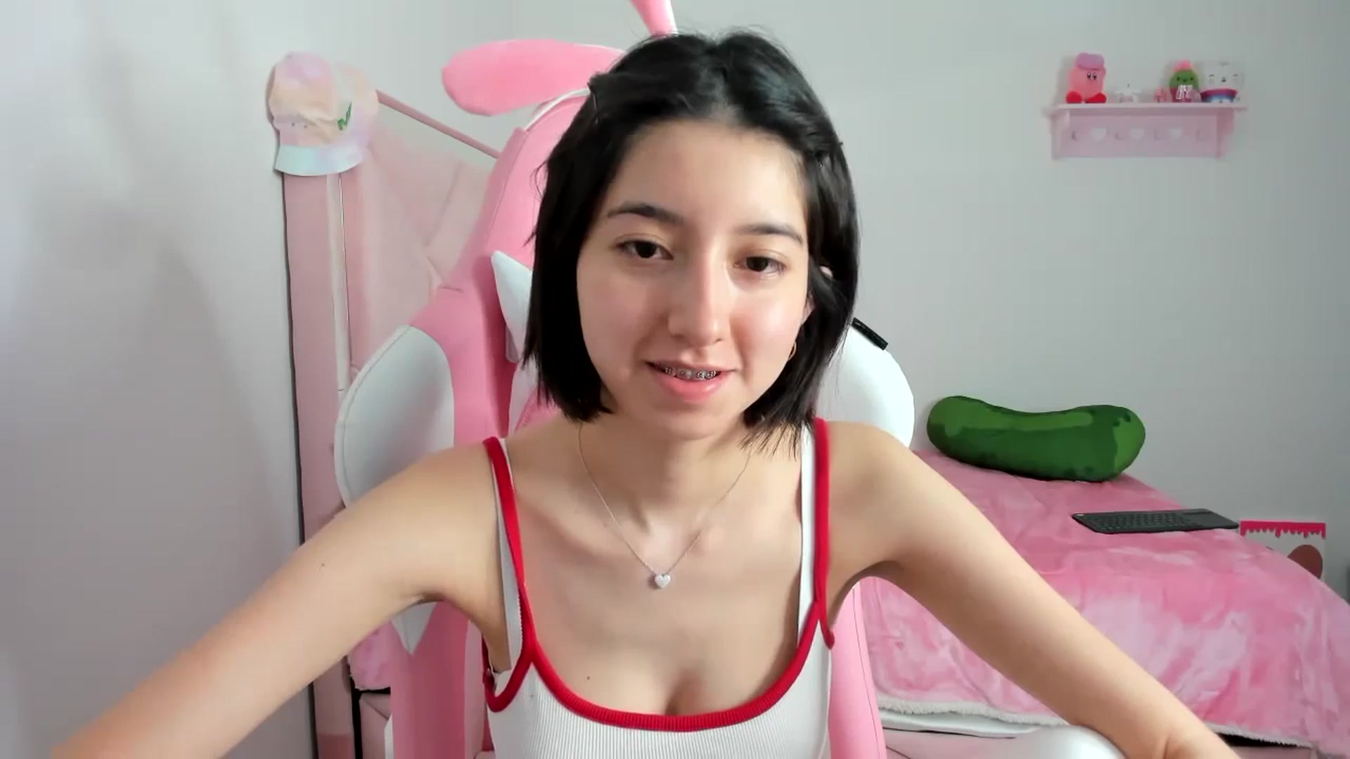 Gallery image thumbnail from Cherrycute666's myfreecams stream on, 12/13/2023, 06:06 image 6 of 20