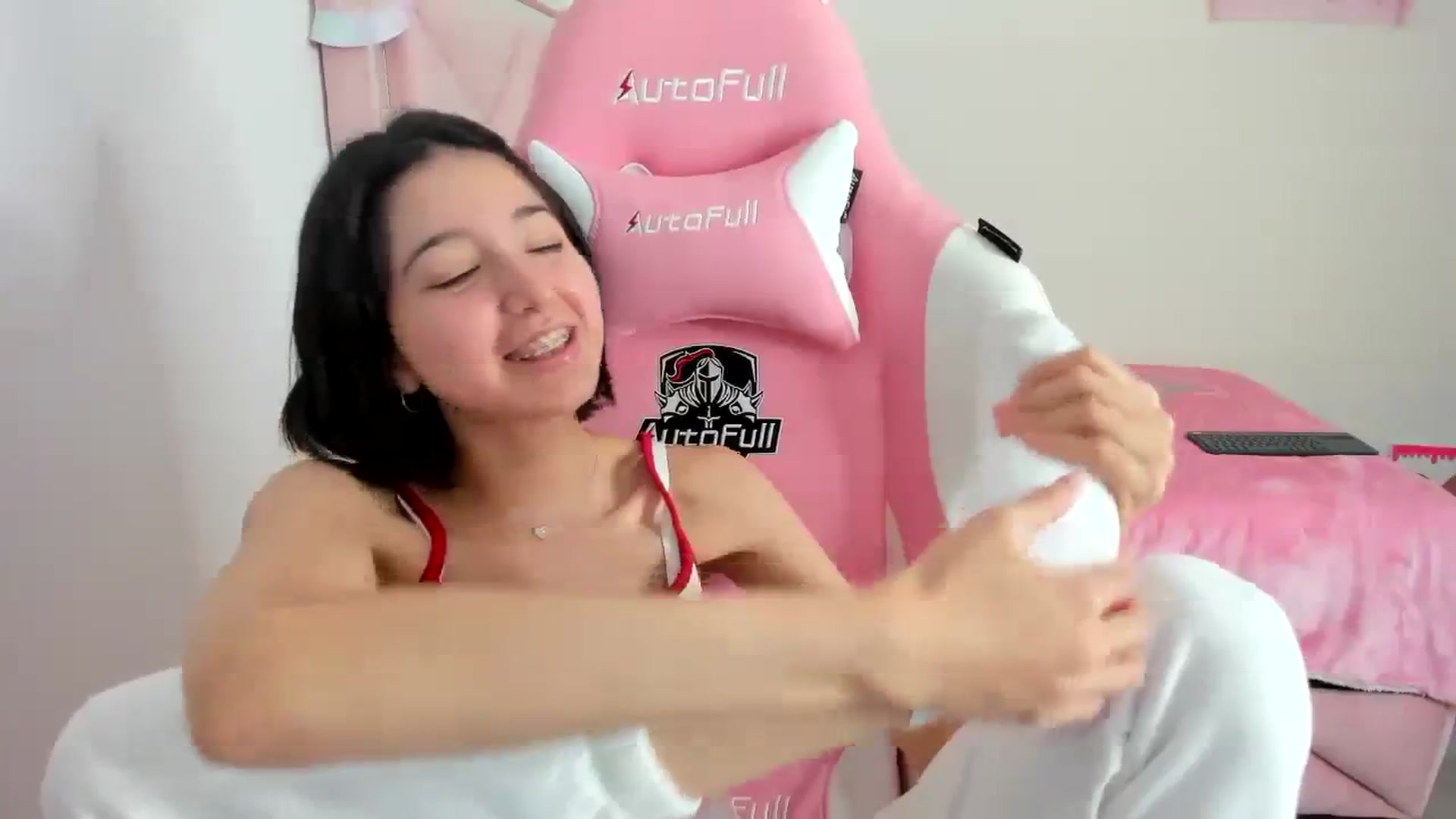 Gallery image thumbnail from Cherrycute666's myfreecams stream on, 12/13/2023, 09:21 image 8 of 20