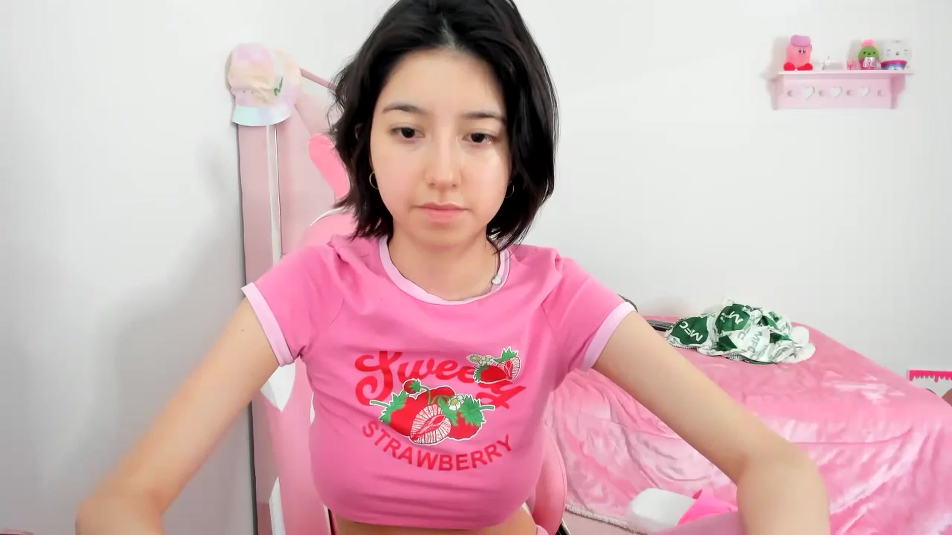 Gallery image thumbnail from Cherrycute666's myfreecams stream on, 12/13/2023, 22:52 image 7 of 20