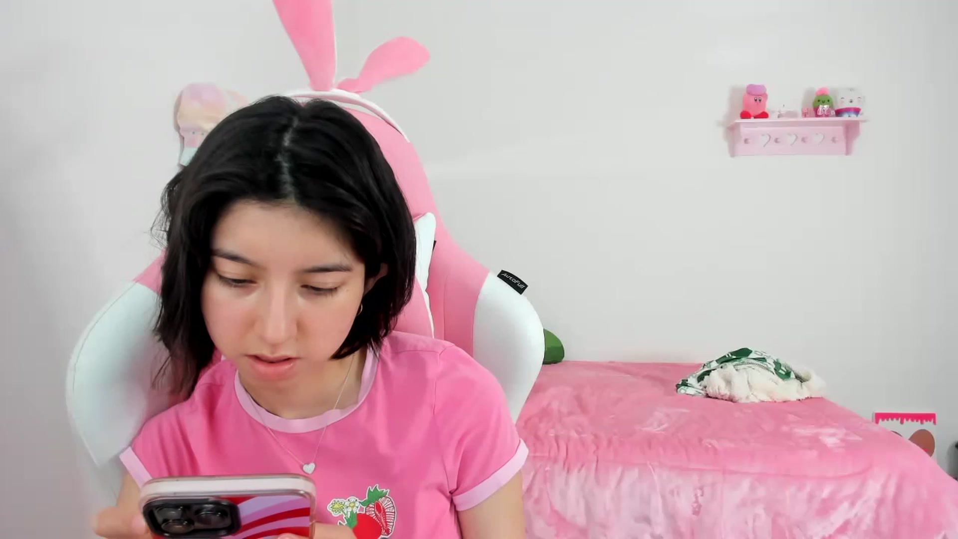 Gallery image thumbnail from Cherrycute666's myfreecams stream on, 12/14/2023, 24:28 image 1 of 20