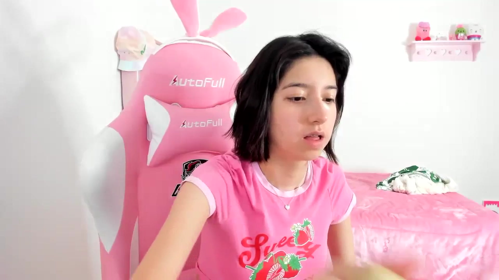Gallery image thumbnail from Cherrycute666's myfreecams stream on, 12/14/2023, 24:28 image 13 of 20