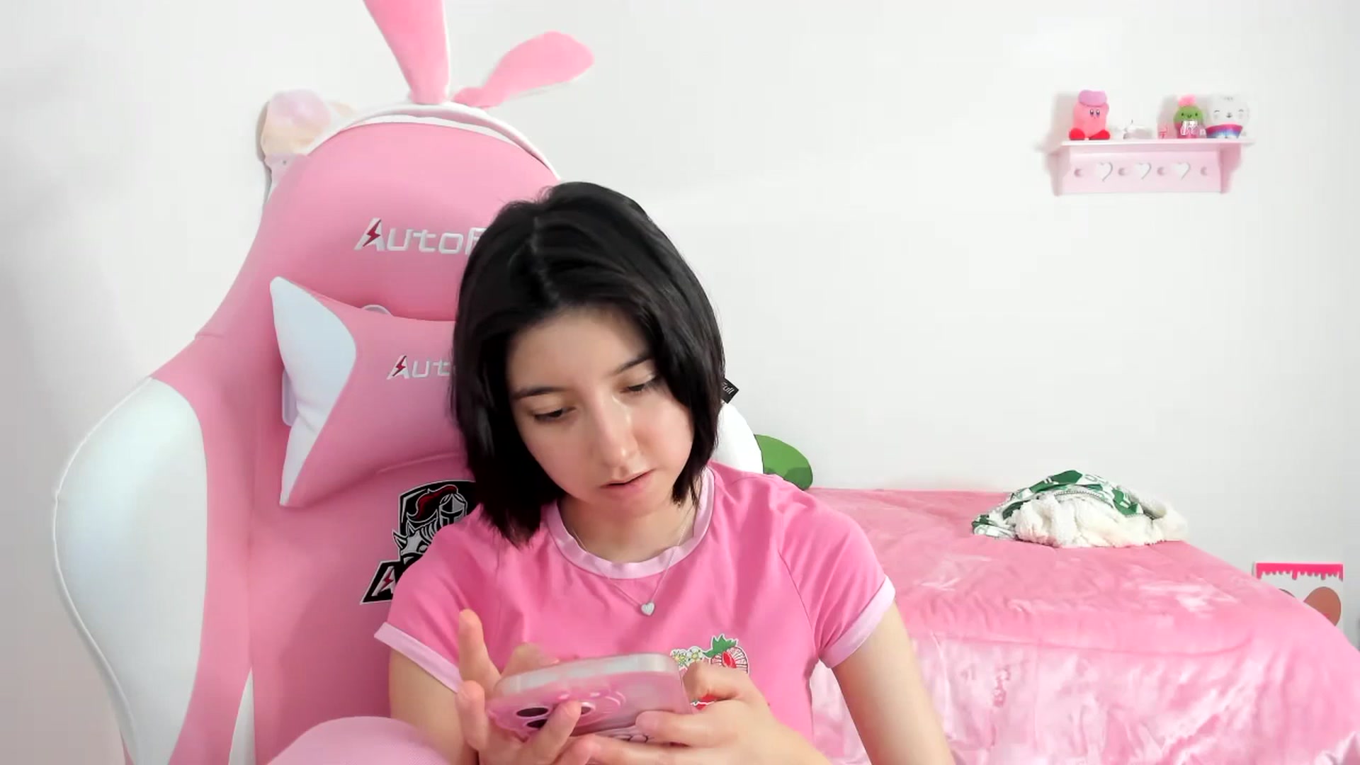 Gallery image thumbnail from Cherrycute666's myfreecams stream on, 12/14/2023, 24:28 image 7 of 20