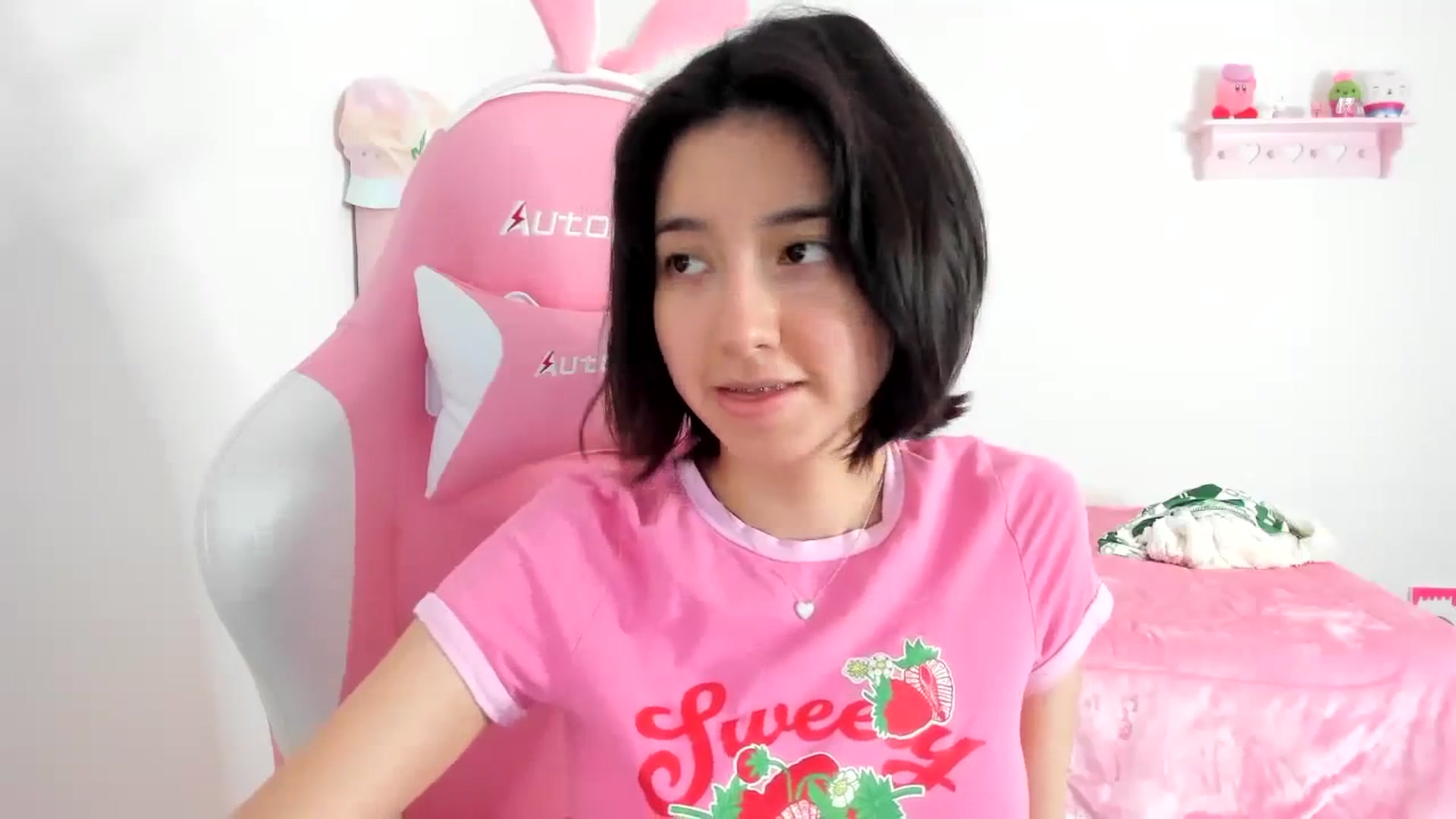 Gallery image thumbnail from Cherrycute666's myfreecams stream on, 12/14/2023, 24:28 image 14 of 20