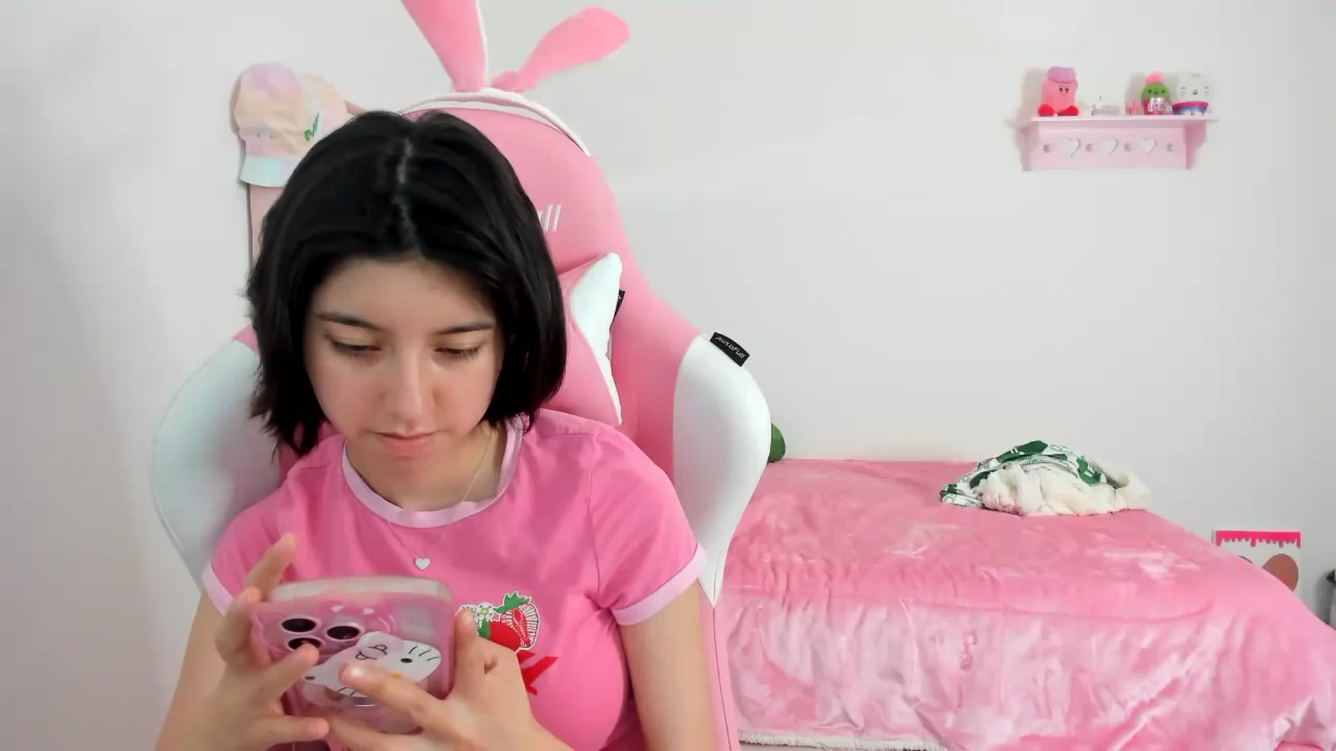 Gallery image thumbnail from Cherrycute666's myfreecams stream on, 12/14/2023, 24:28 image 4 of 20