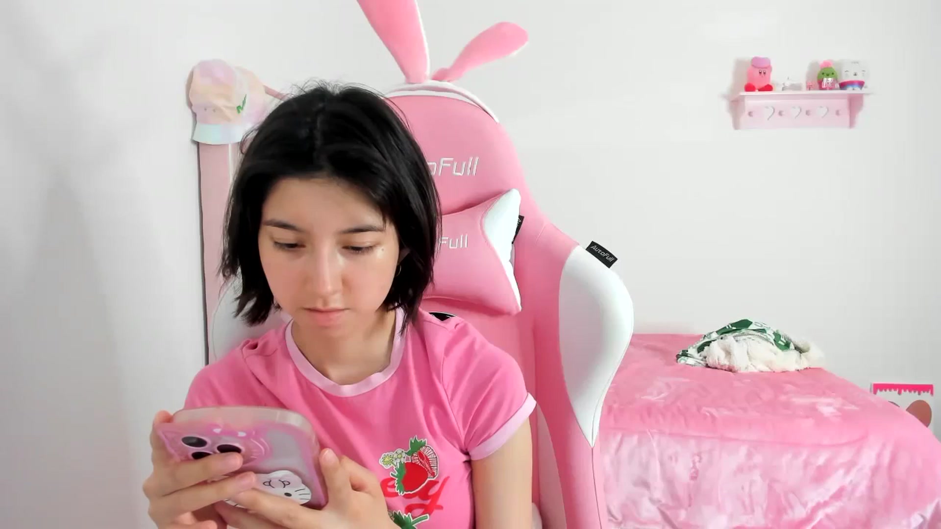 Gallery image thumbnail from Cherrycute666's myfreecams stream on, 12/14/2023, 24:28 image 19 of 20