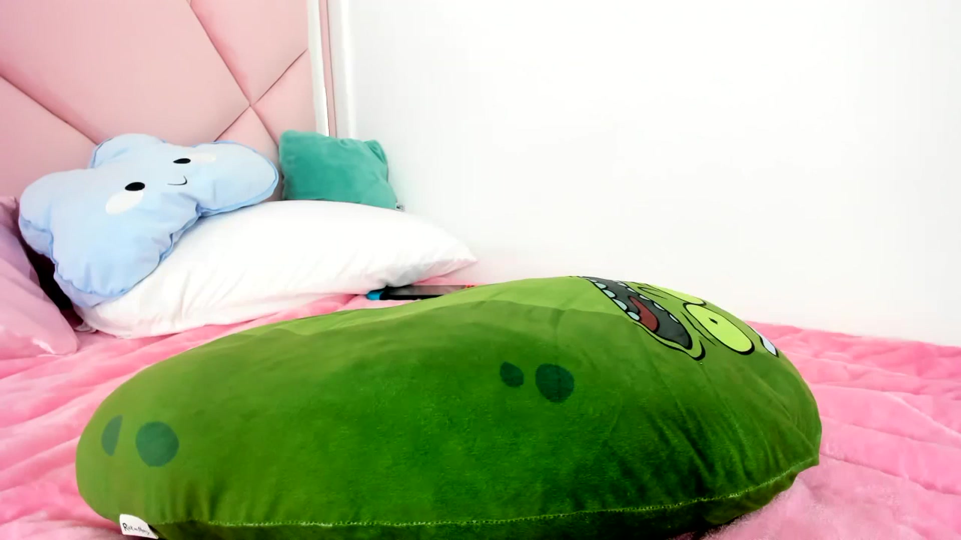 Gallery image thumbnail from Cherrycute666's myfreecams stream on, 12/14/2023, 07:11 image 5 of 20
