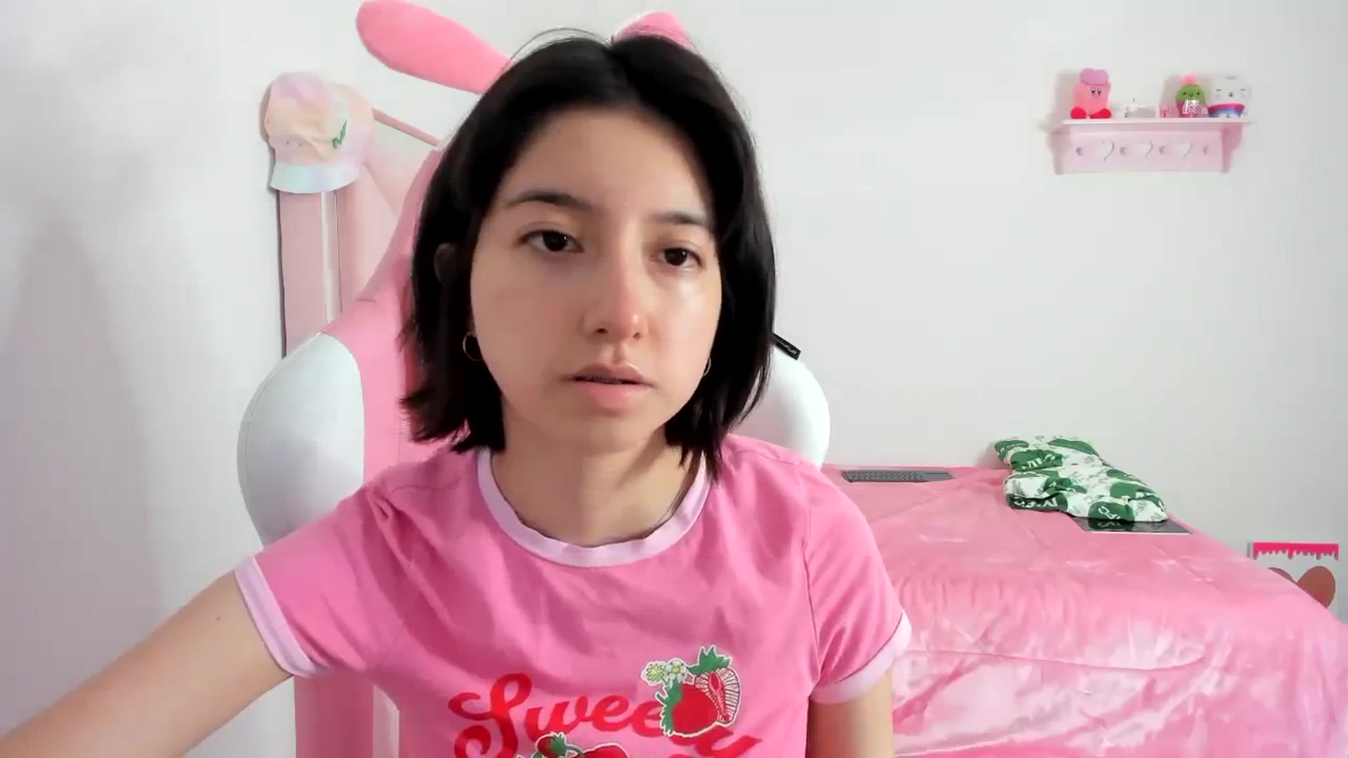 Gallery image thumbnail from Cherrycute666's myfreecams stream on, 12/14/2023, 07:11 image 13 of 20