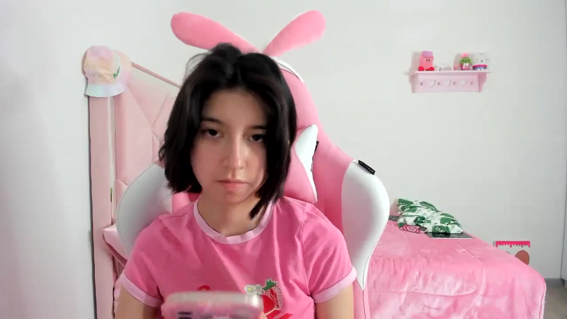 Gallery image thumbnail from Cherrycute666's myfreecams stream on, 12/14/2023, 09:15 image 7 of 20