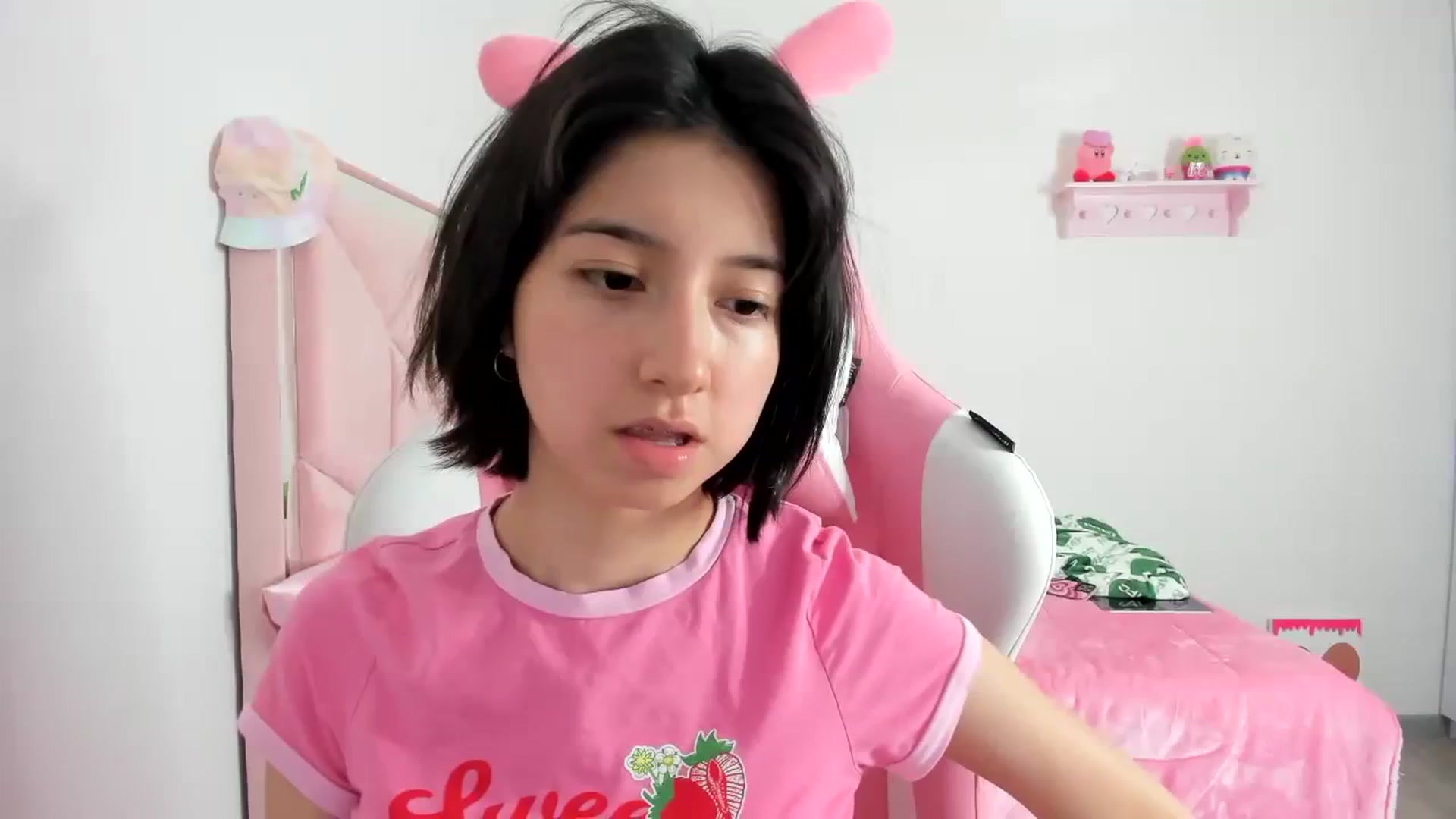 Gallery image thumbnail from Cherrycute666's myfreecams stream on, 12/14/2023, 09:15 image 11 of 20