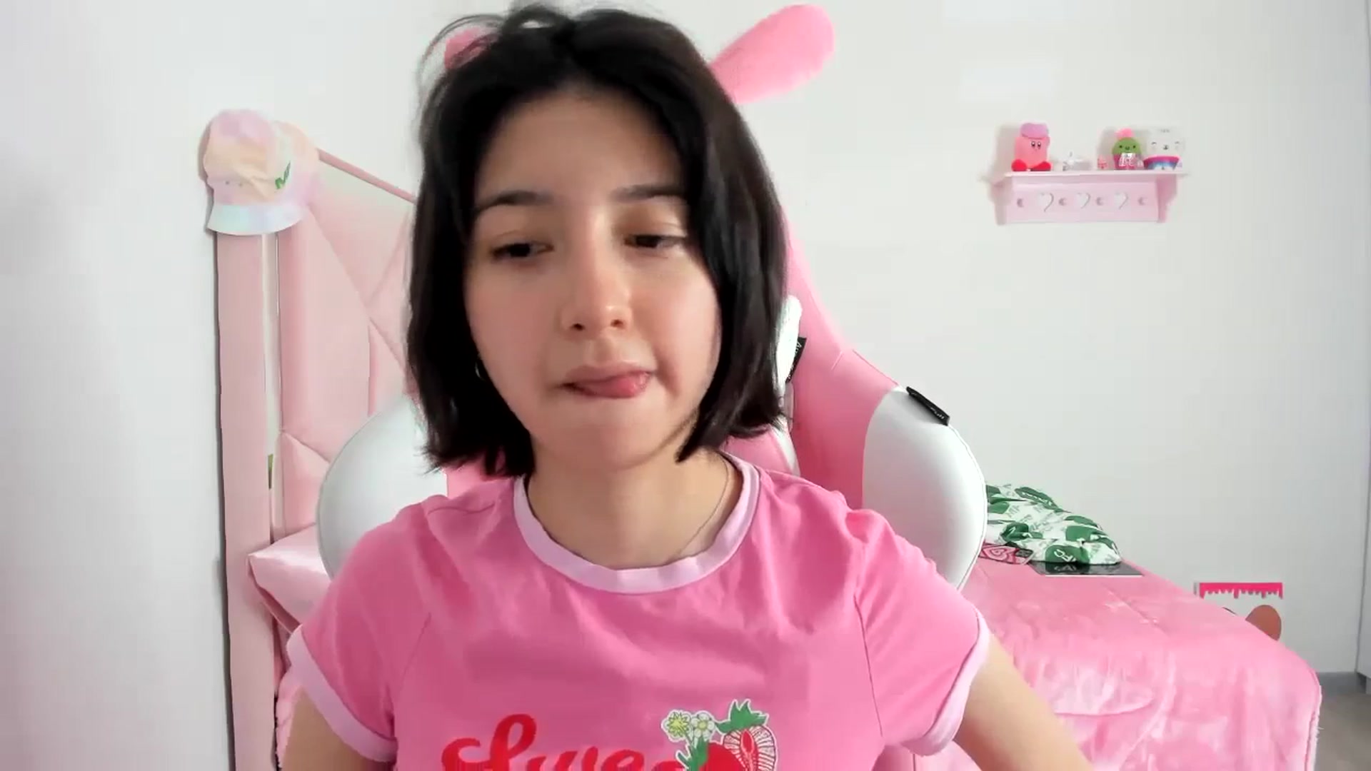 Gallery image thumbnail from Cherrycute666's myfreecams stream on, 12/14/2023, 09:15 image 10 of 20