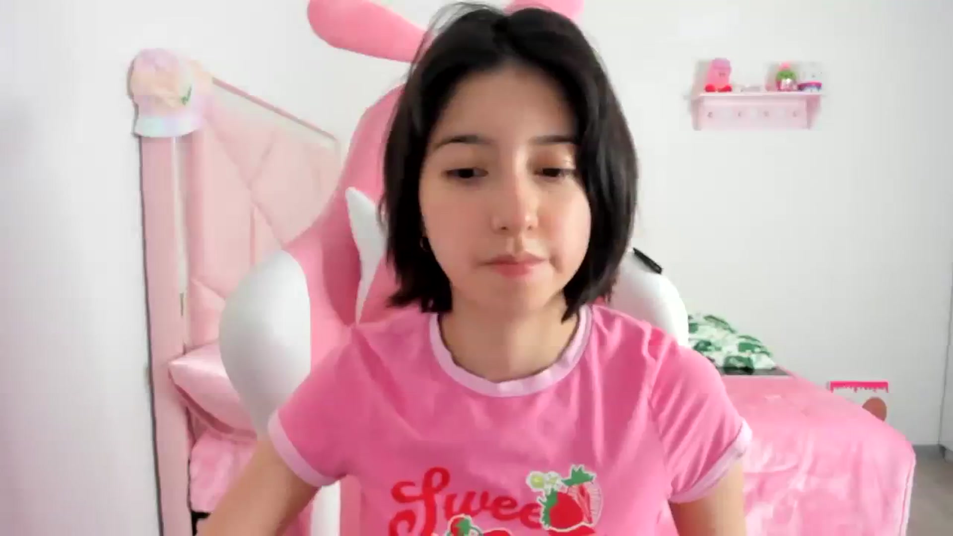 Gallery image thumbnail from Cherrycute666's myfreecams stream on, 12/14/2023, 09:15 image 14 of 20