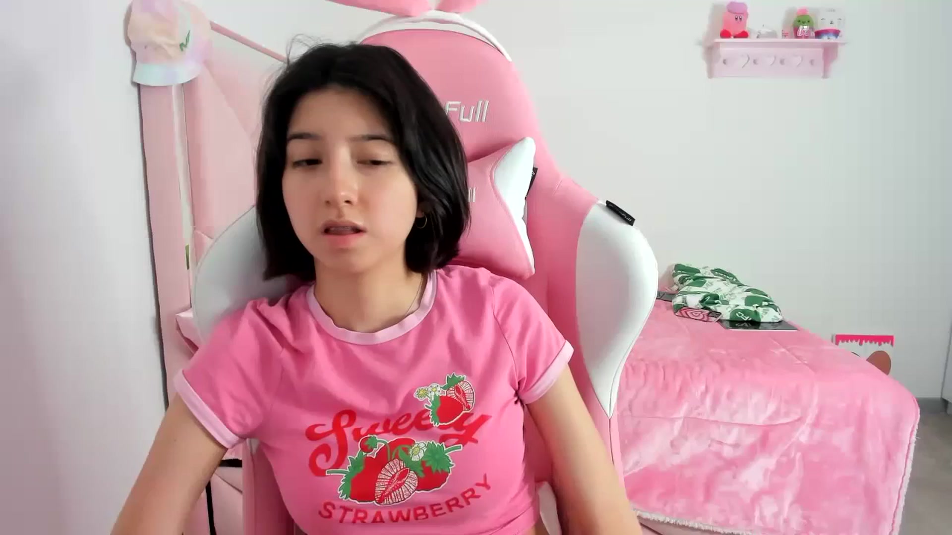 Gallery image thumbnail from Cherrycute666's myfreecams stream on, 12/14/2023, 09:37 image 1 of 20