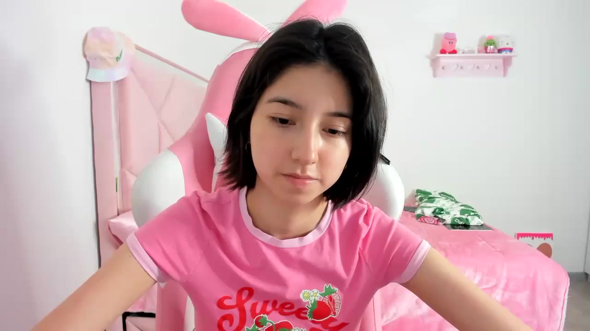 Gallery image thumbnail from Cherrycute666's myfreecams stream on, 12/14/2023, 09:37 image 19 of 20