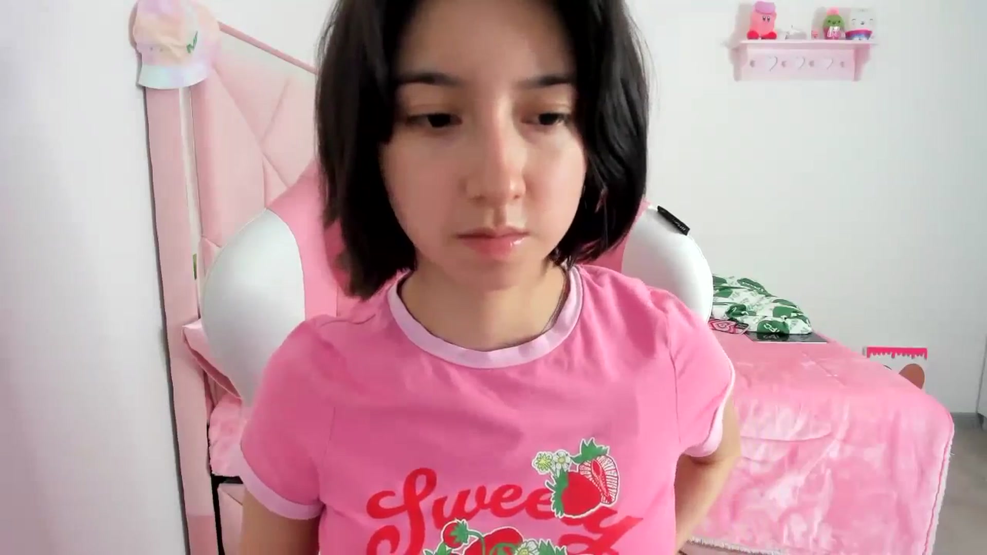 Gallery image thumbnail from Cherrycute666's myfreecams stream on, 12/14/2023, 09:37 image 8 of 20