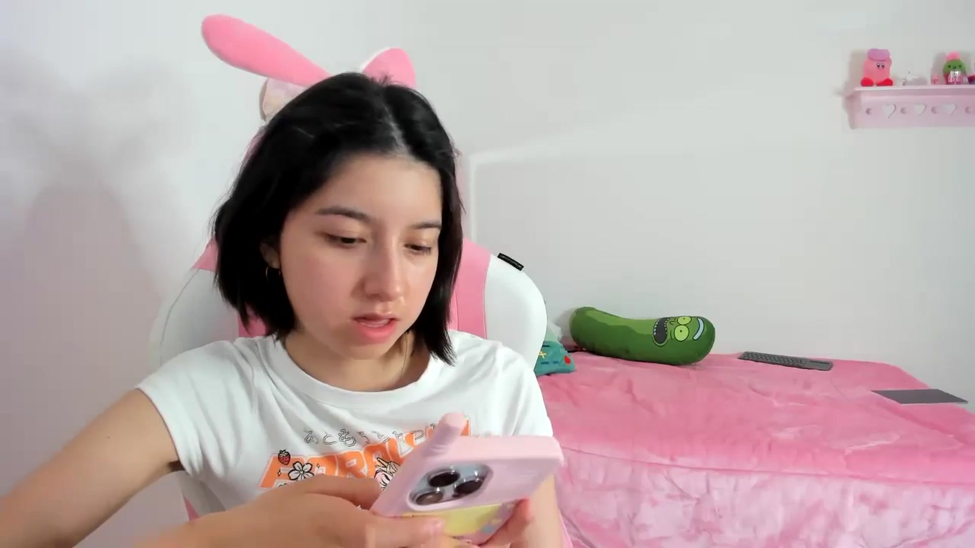 Gallery image thumbnail from Cherrycute666's myfreecams stream on, 12/15/2023, 24:43 image 8 of 20