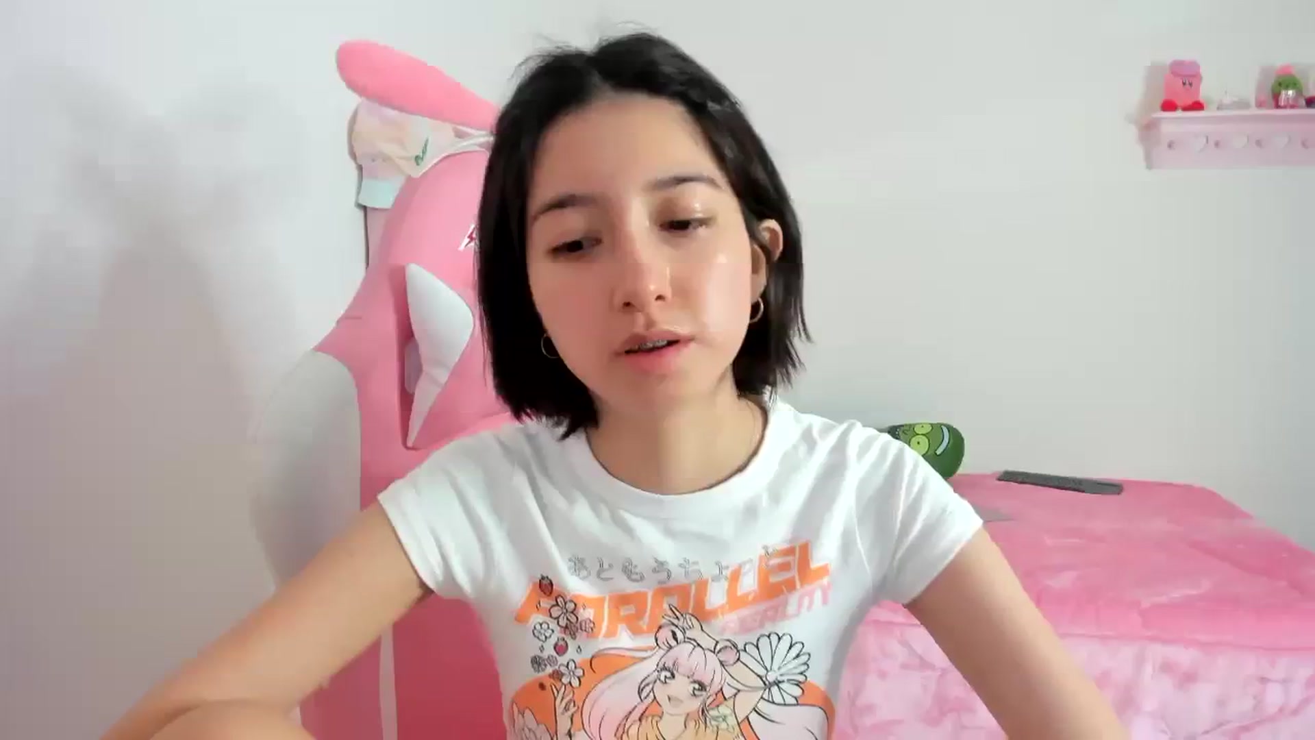 Gallery image thumbnail from Cherrycute666's myfreecams stream on, 12/15/2023, 24:43 image 12 of 20