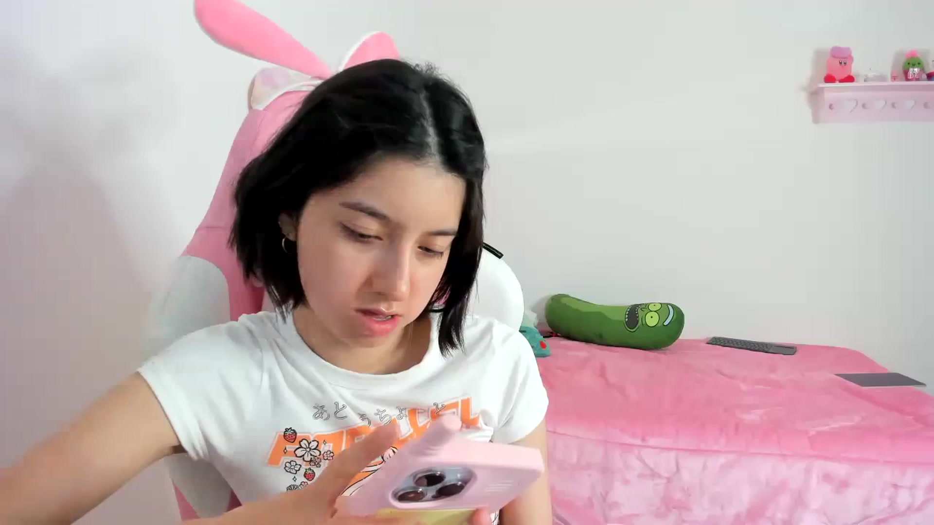 Gallery image thumbnail from Cherrycute666's myfreecams stream on, 12/15/2023, 24:43 image 7 of 20