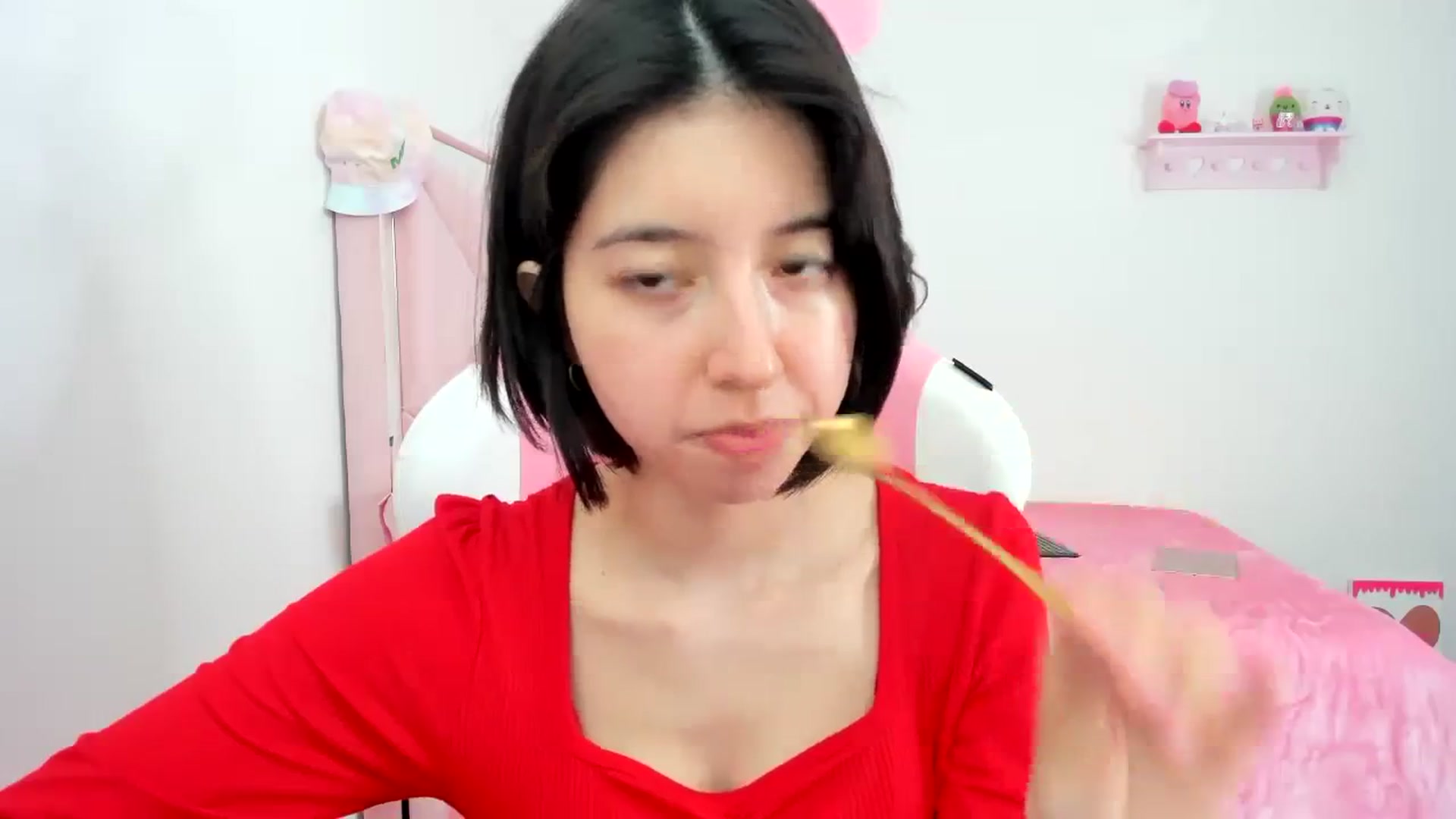 Gallery image thumbnail from Cherrycute666's myfreecams stream on, 12/15/2023, 21:43 image 15 of 20
