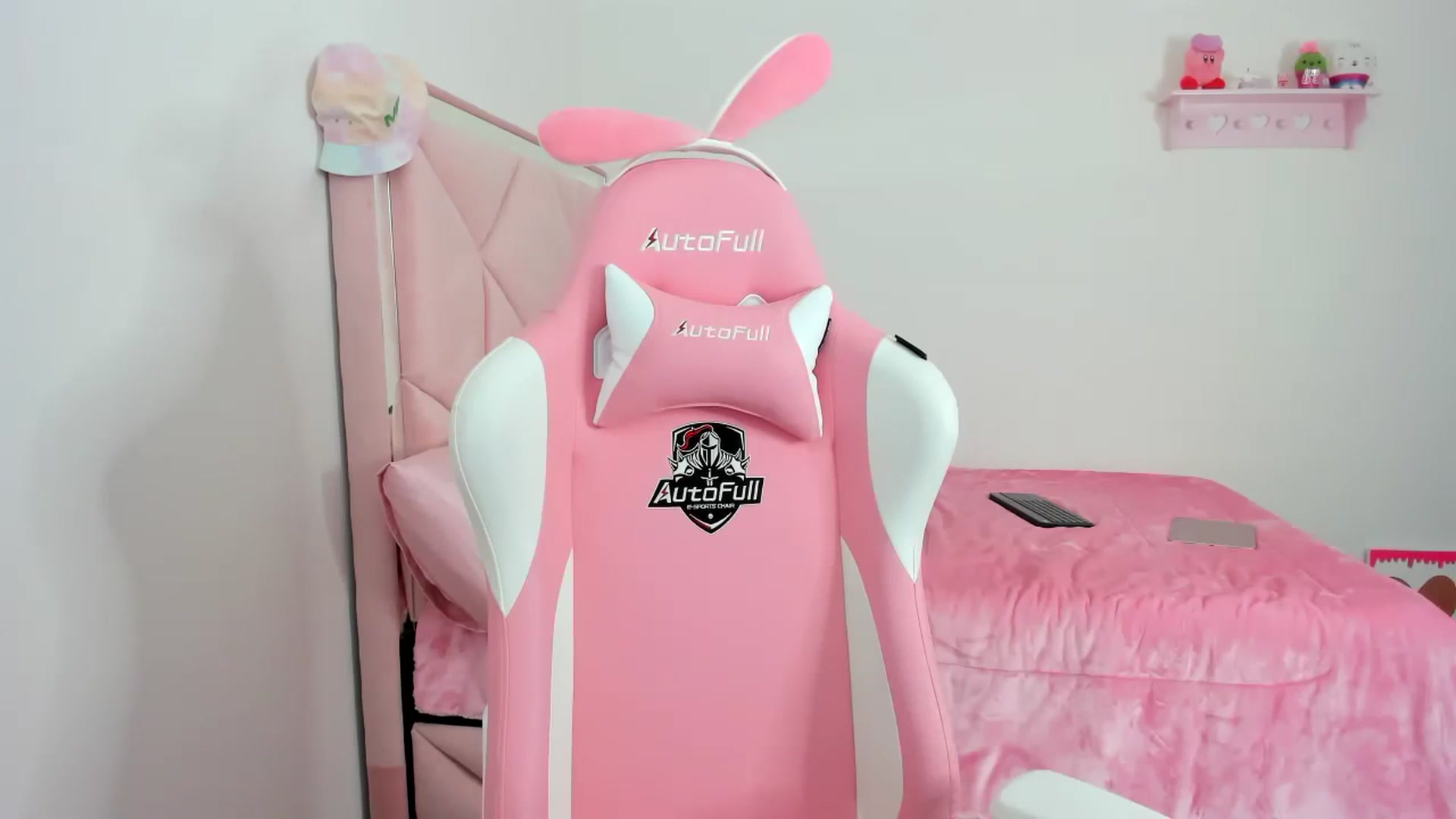Gallery image thumbnail from Cherrycute666's myfreecams stream on, 12/15/2023, 21:43 image 8 of 20