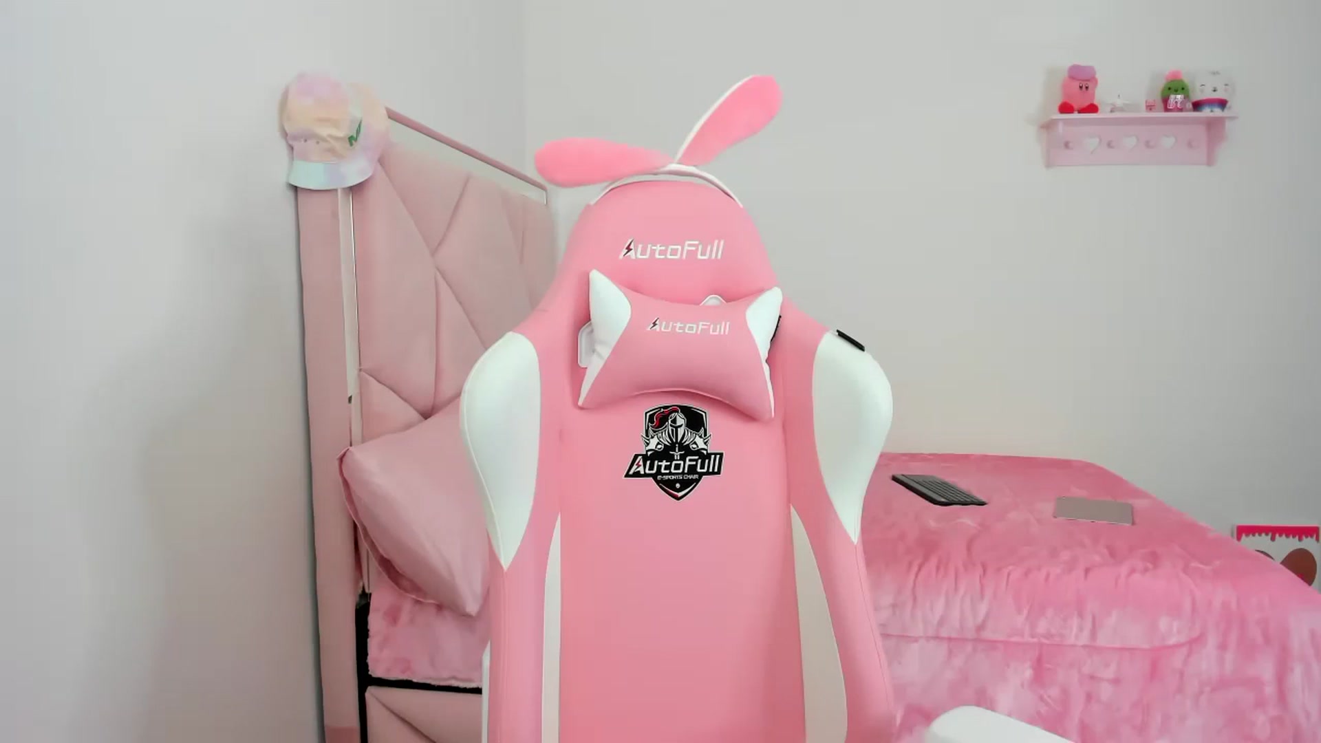 Gallery image thumbnail from Cherrycute666's myfreecams stream on, 12/15/2023, 21:43 image 13 of 20